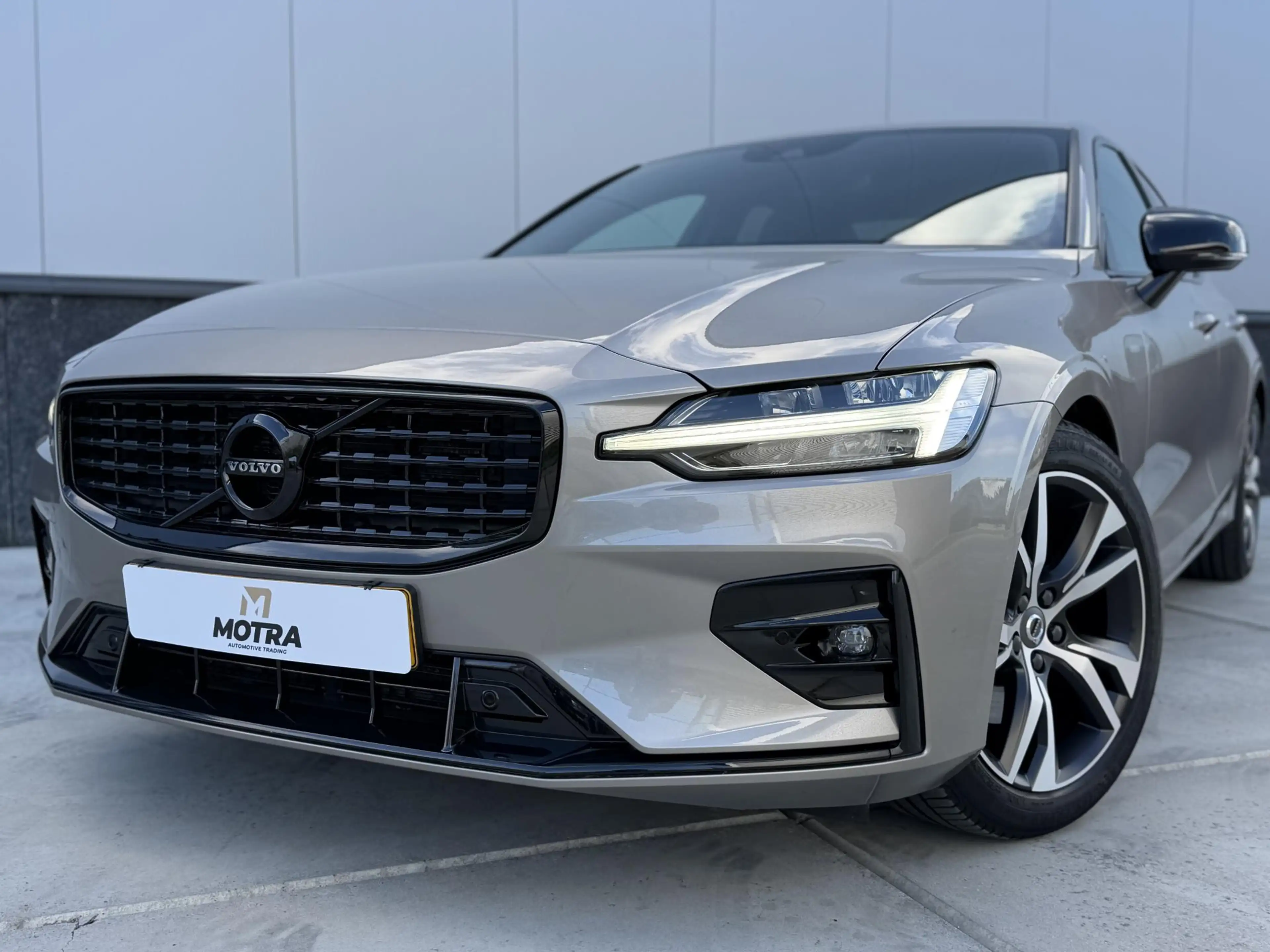 Volvo S60 2.0 B4 R-Design | Pilot Assist | Memory | Stoelver — photo 3