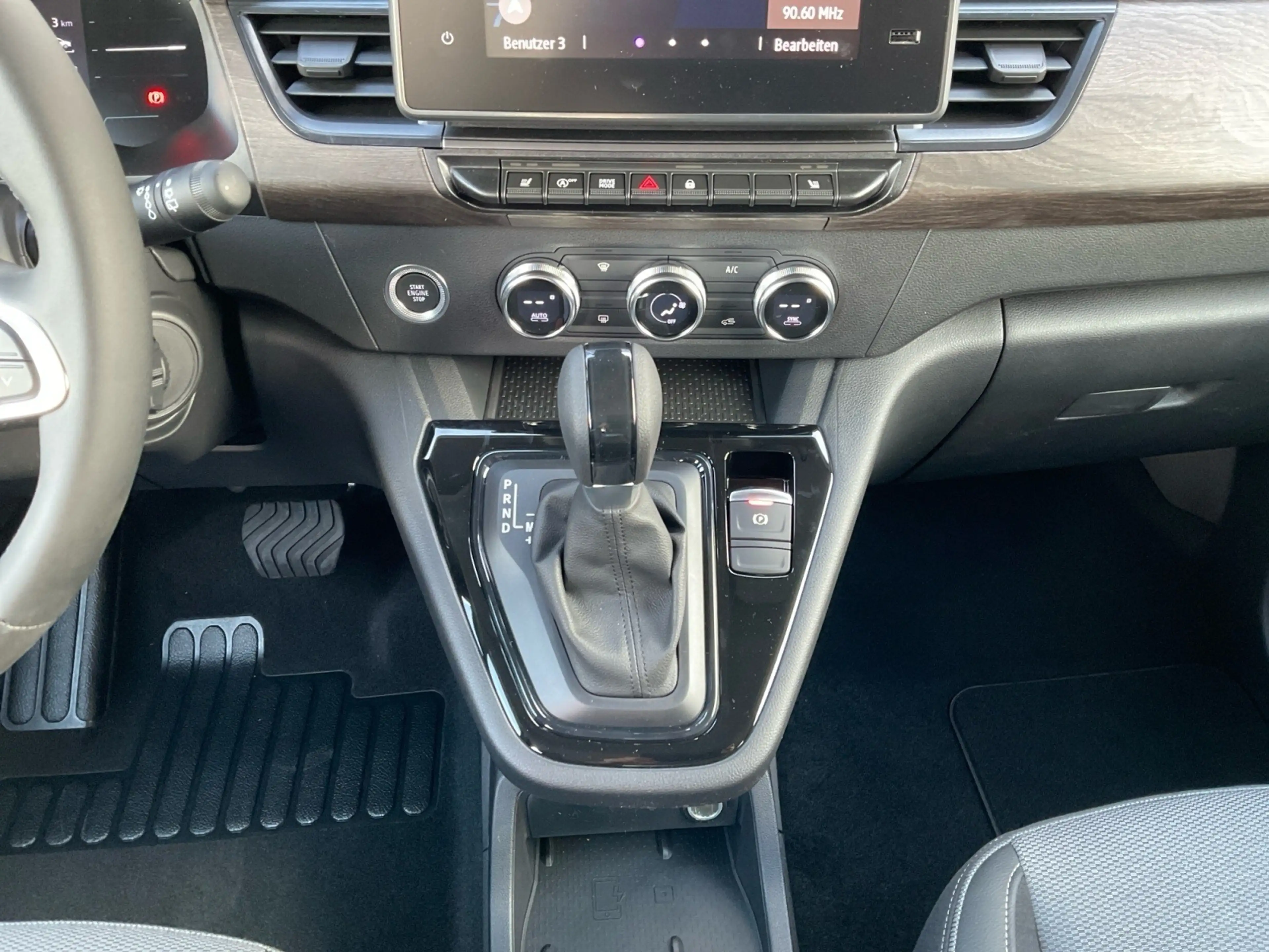 Renault Kangoo Techno TCe 130 EDC (L1) — photo 10