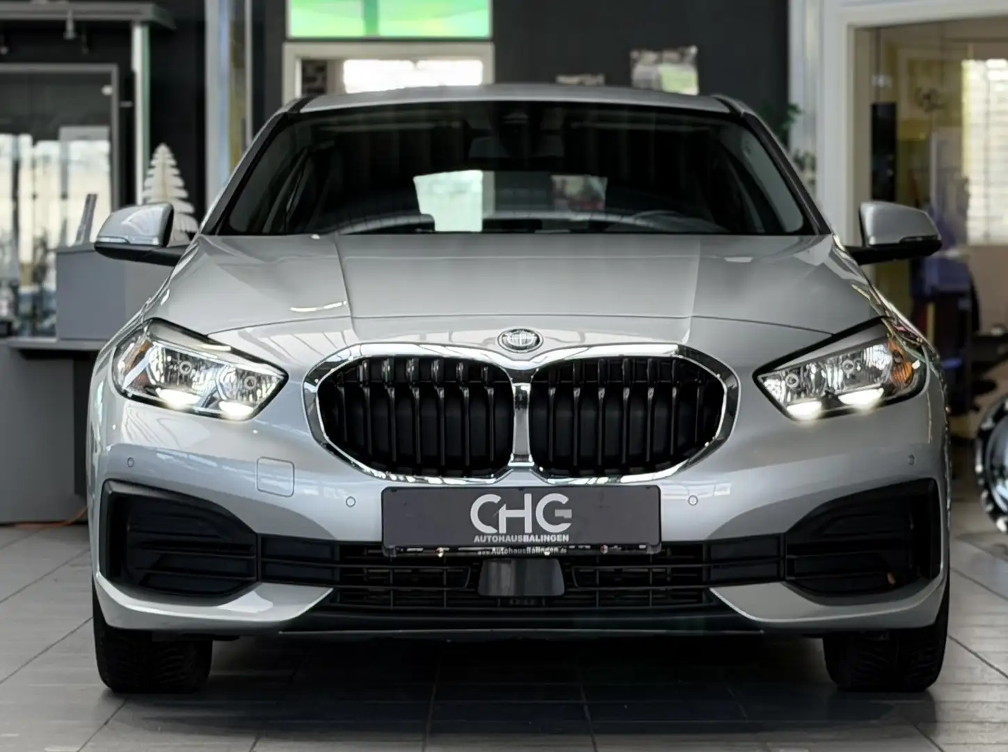 BMW 116 d Advantage NAVI|SHZ|PDC|LED|ACC| Silber - 2