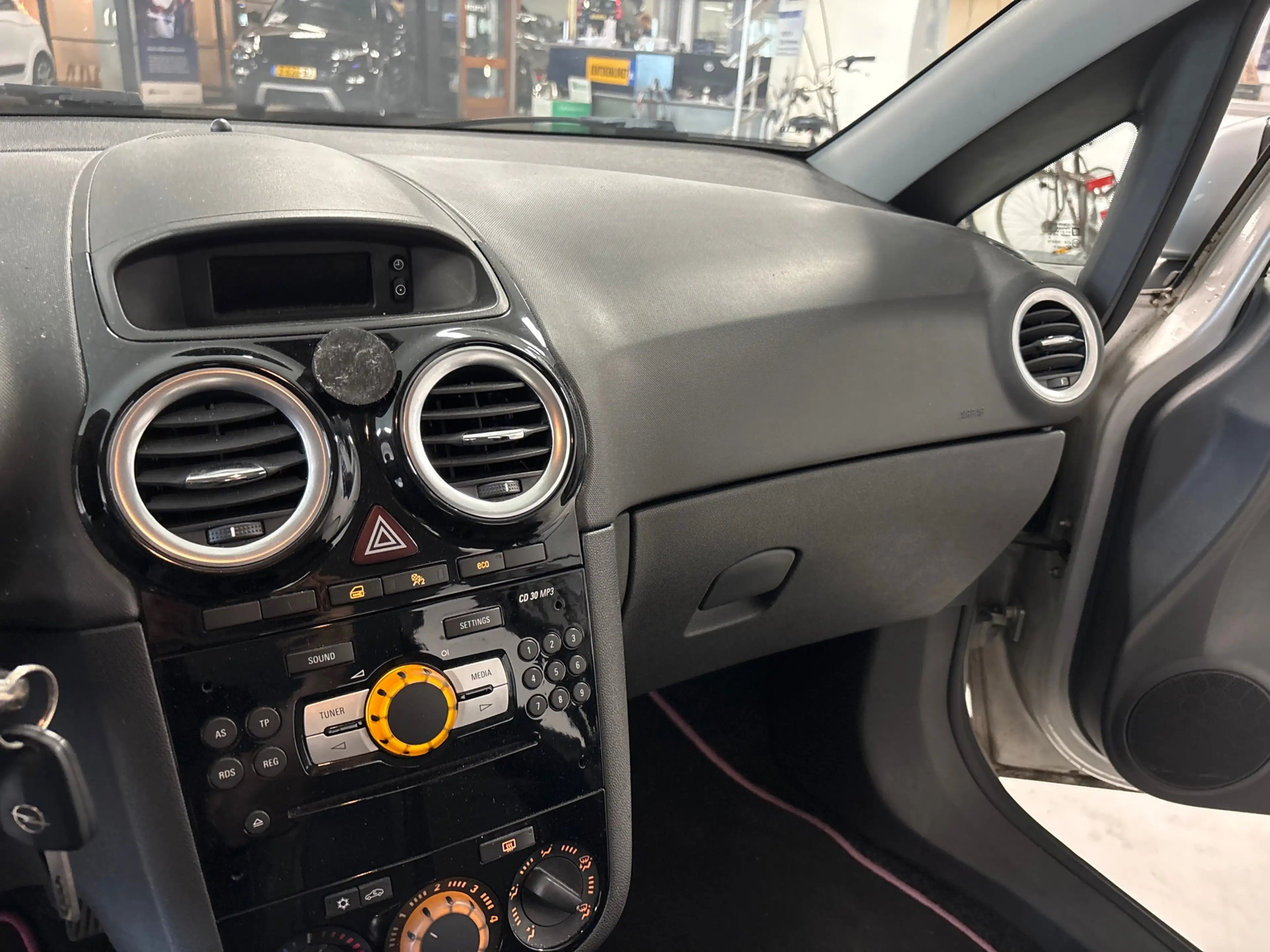 Opel Corsa 1.4-16V Berlin — photo 12