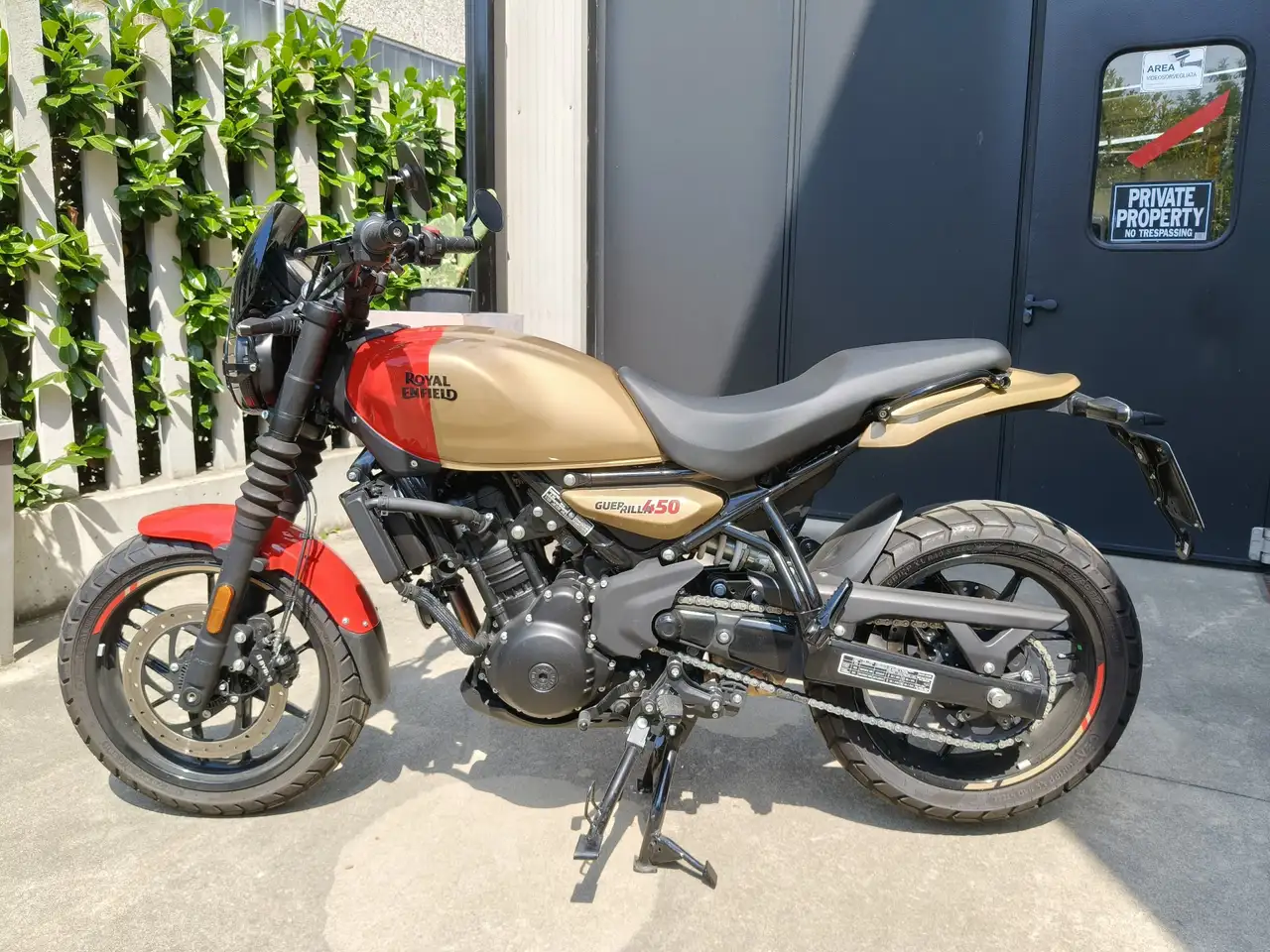 Royal Enfield Guerillia 450
