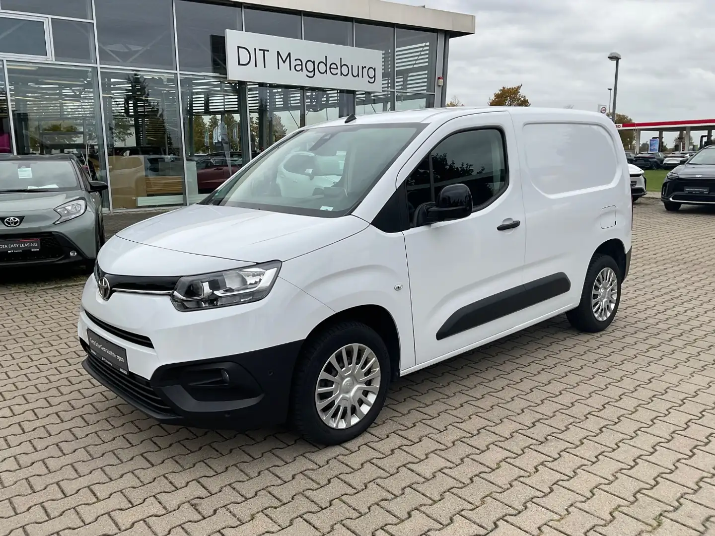 Toyota PROACE CITY 1.5 L1 Meister Navi+PDC+Comfortpaket Bianco - 2