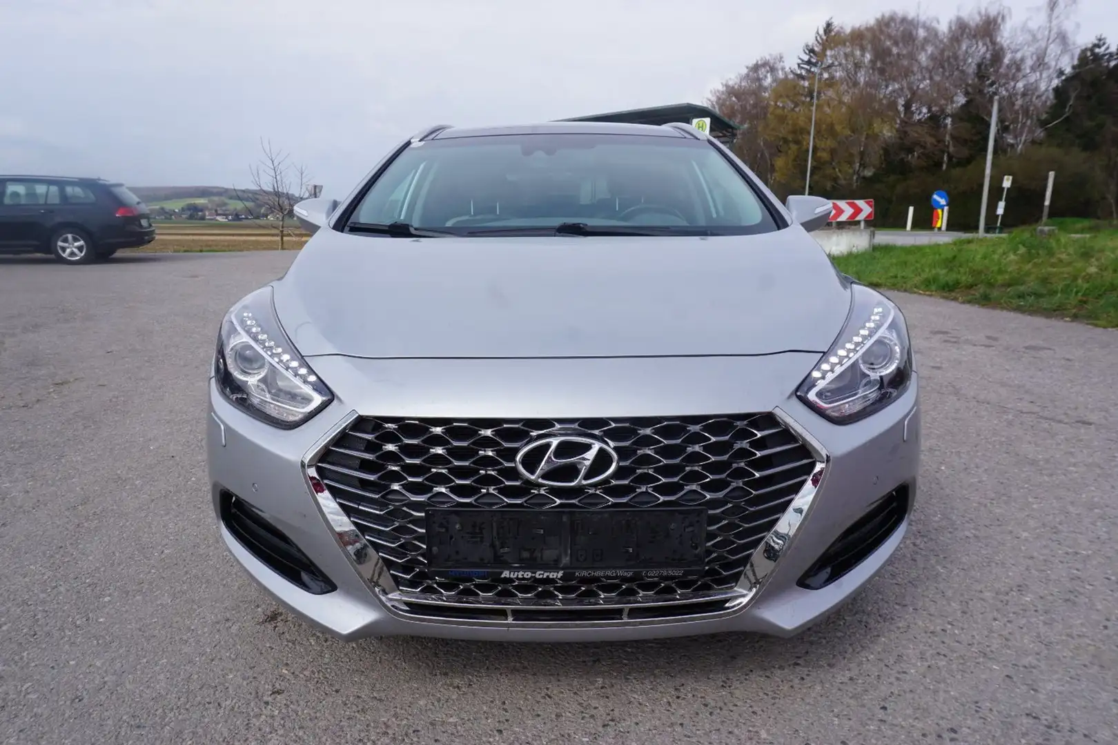 Hyundai i40 1.6 CRDi LEVEL 6 Silber - 1