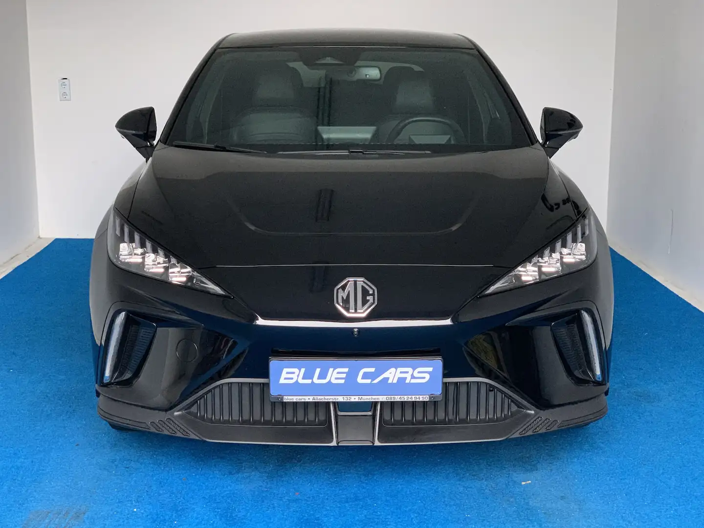 MG MG4 64kWh Luxury/360°/Leder/ACC/LED/V2L/DAB/CarPlay Noir - 2