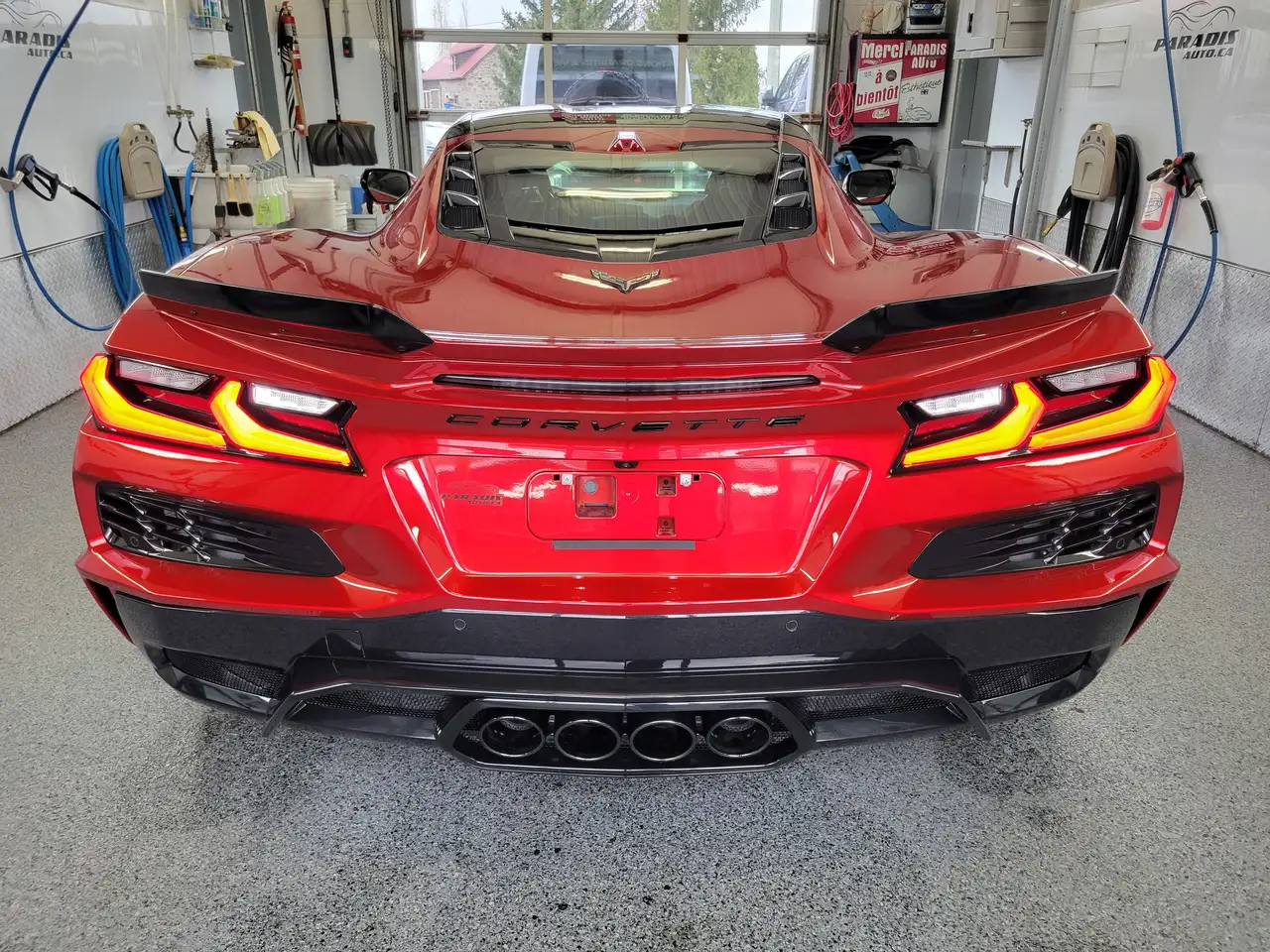 Chevrolet Corvette снимка Chevrolet Corvette