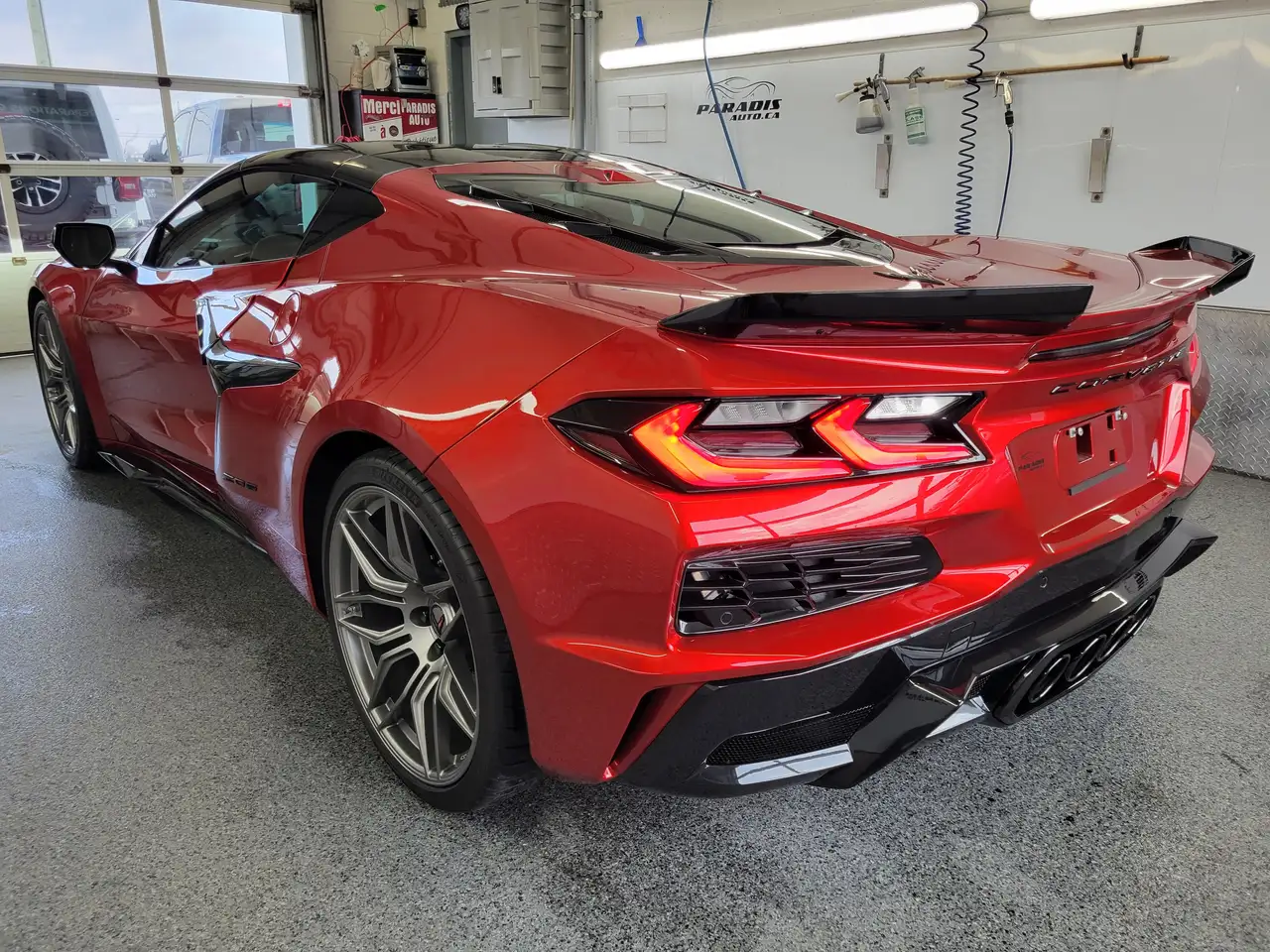 Chevrolet Corvette снимка Chevrolet Corvette