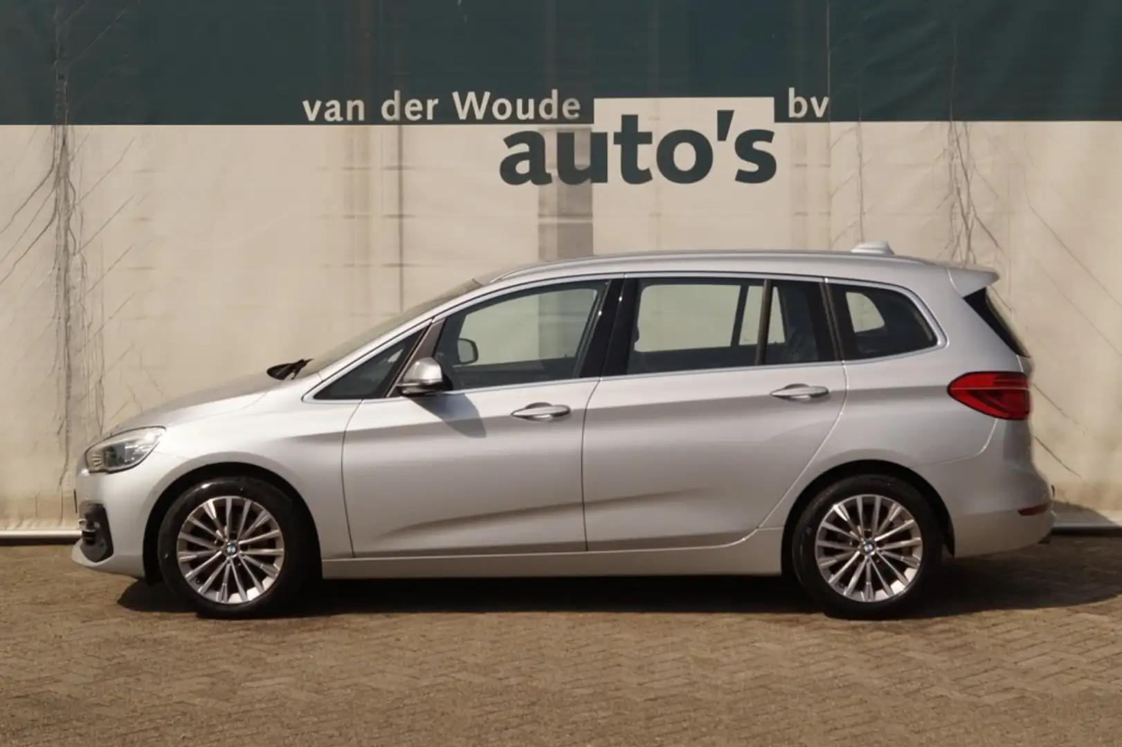 BMW 218 2-serie Gran Tourer 218i Automaat High Executive E Grau - 1