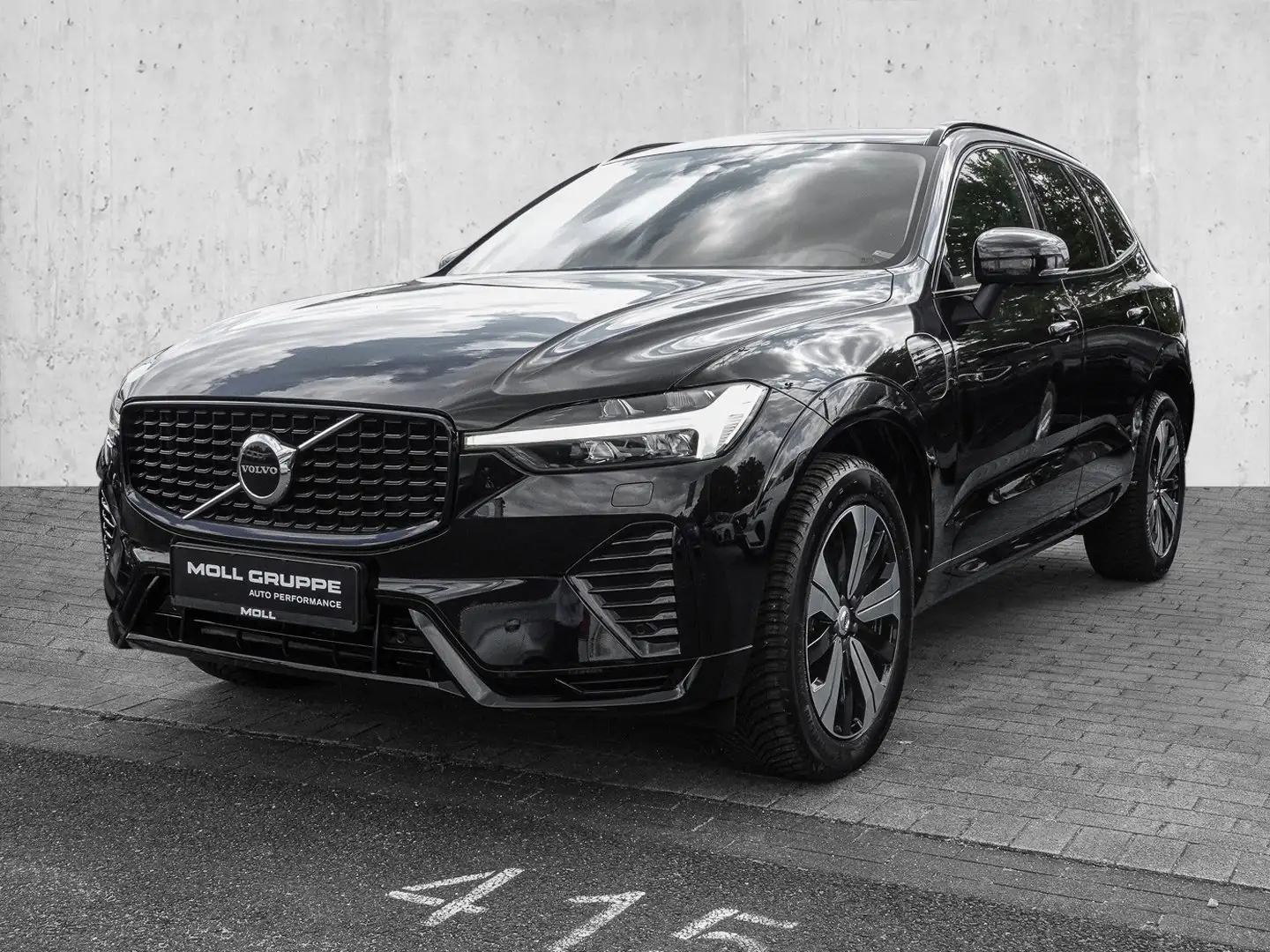 Volvo XC60 T6 Twin Engine AWD R Design Schwarz - 2
