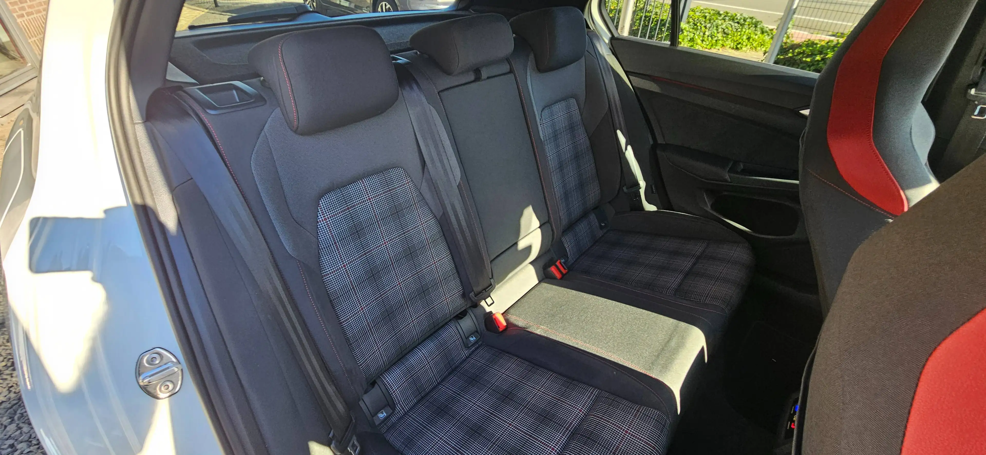 Volkswagen Golf GTI Blackstyle, camera, keyless, ... — photo 10