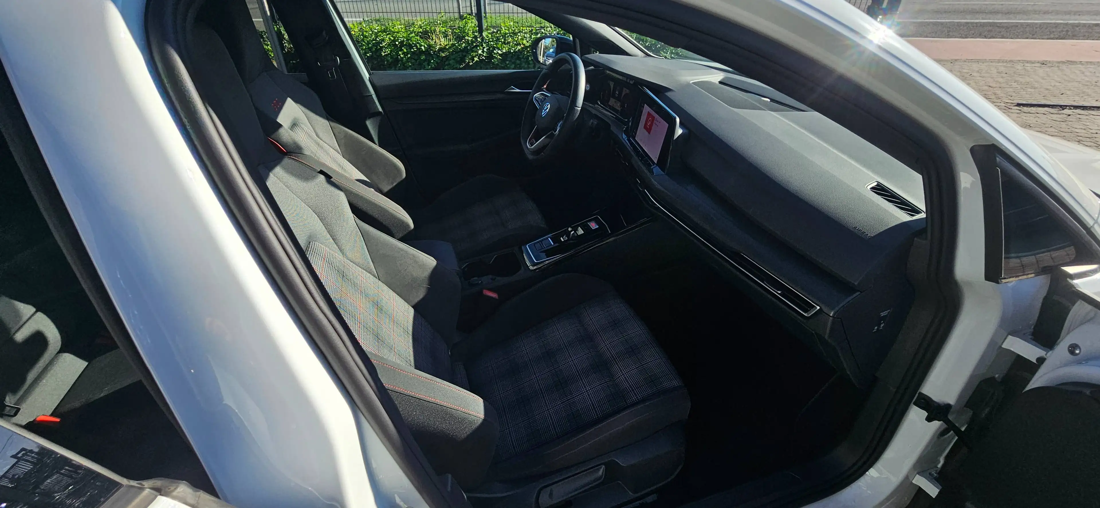Volkswagen Golf GTI Blackstyle, camera, keyless, ... — photo 11