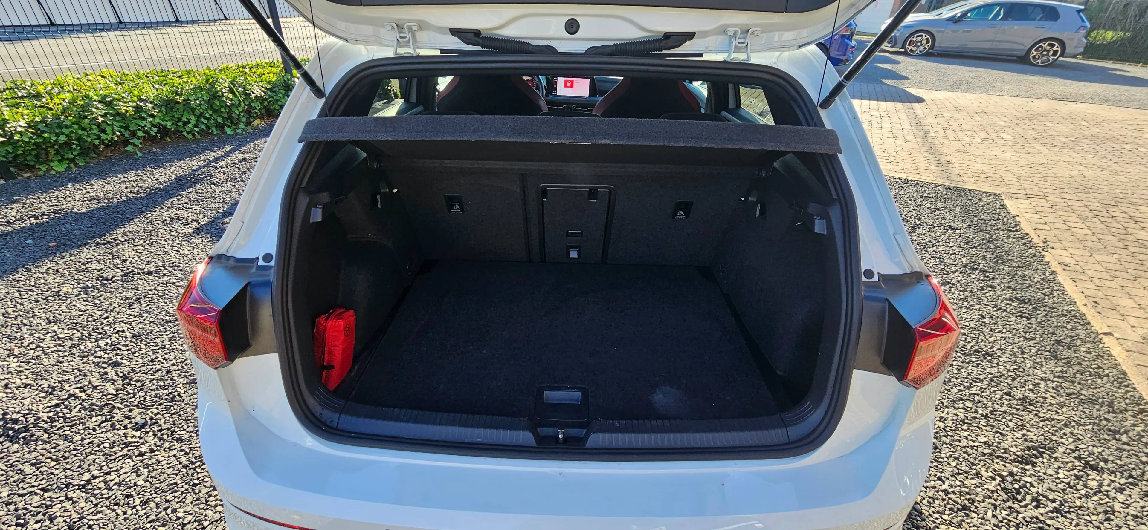 Volkswagen Golf GTI Blackstyle, camera, keyless, ... — photo 12