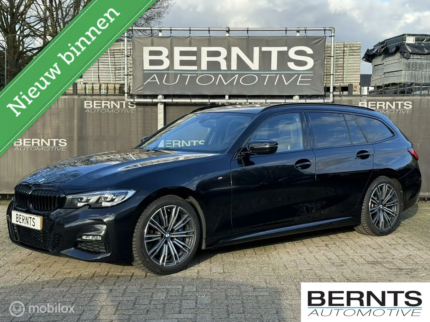 BMW 330 330i Touring M-sport Zwart - 2