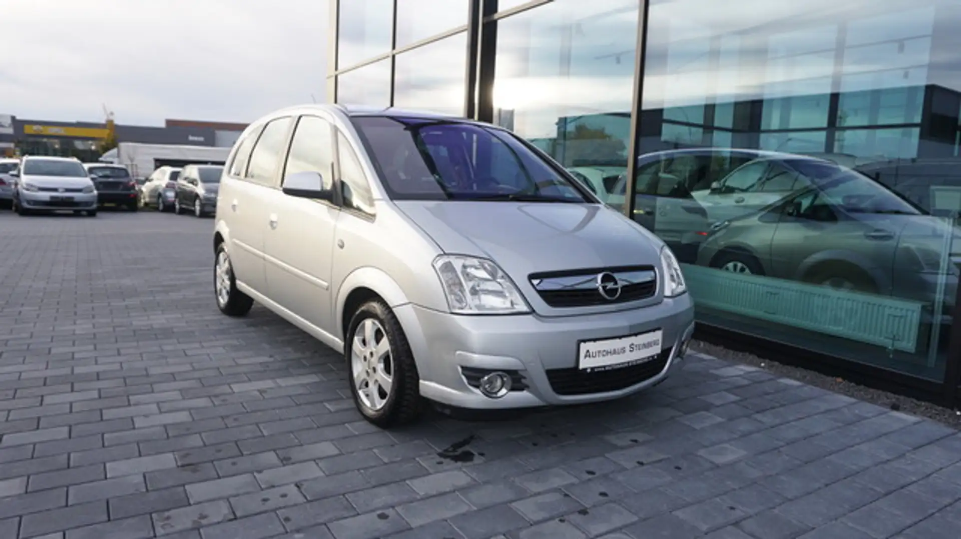 Opel Meriva KLIMAAUTOMATIK+EINPARKHILFE Selection Silber - 2