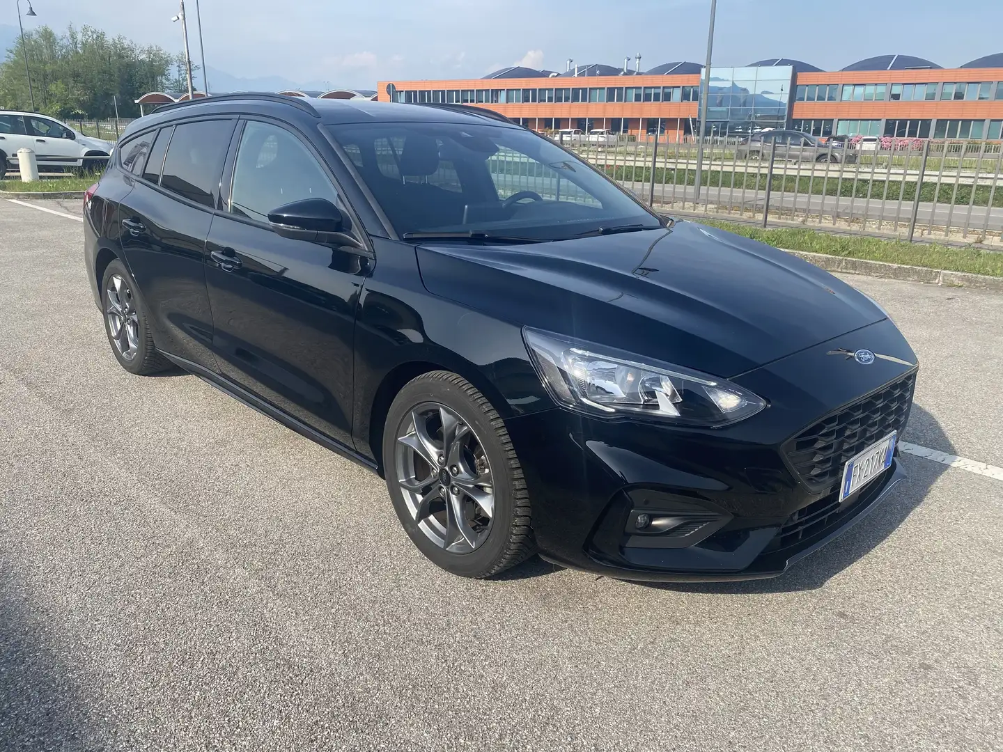 Ford Focus SW ST-Line 1.0 EcoBoost 125CV S&S Manuale Negro - 2