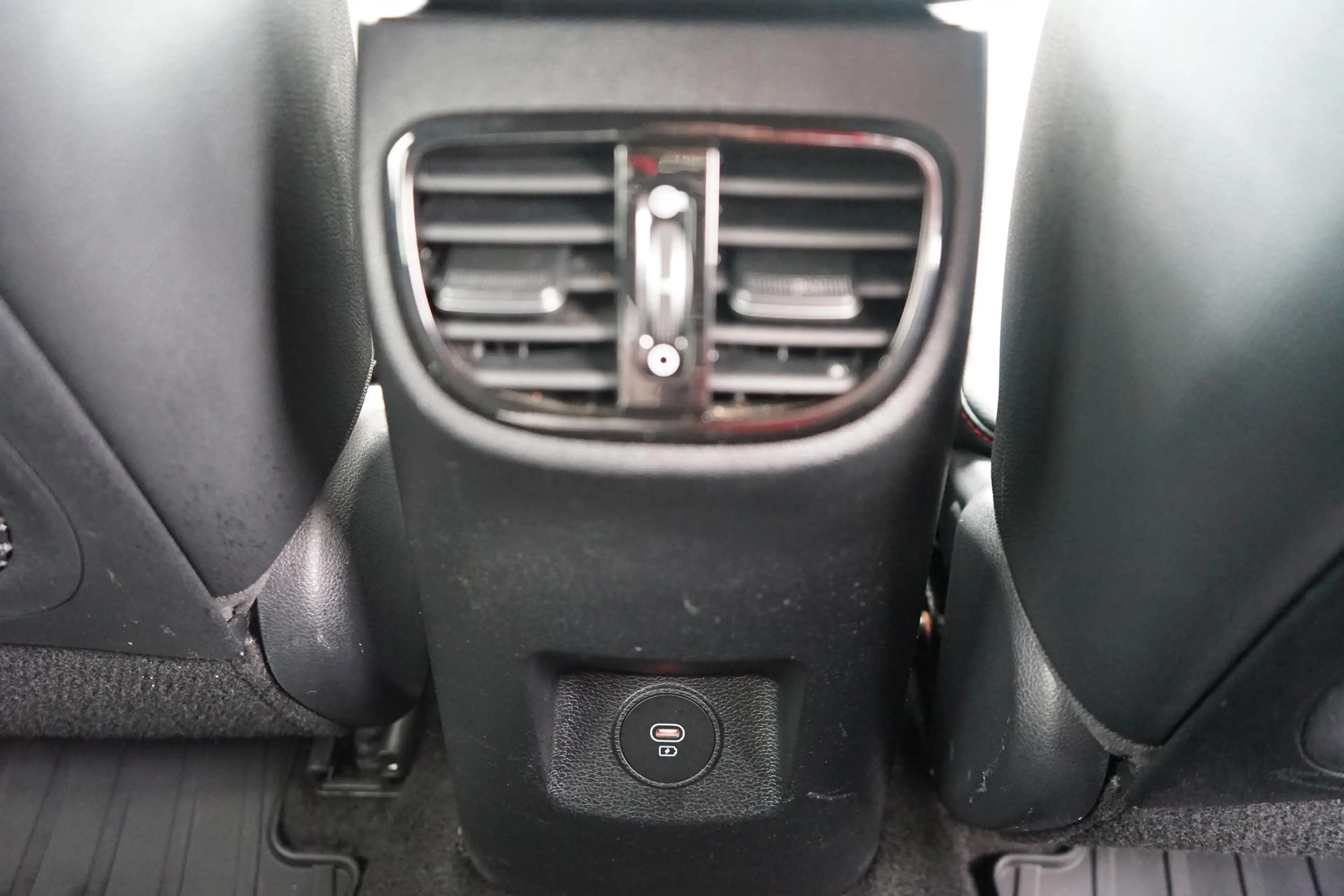 Kia ProCeed / pro_cee'd ProCeed 1.6 T-GDI GT — photo 14