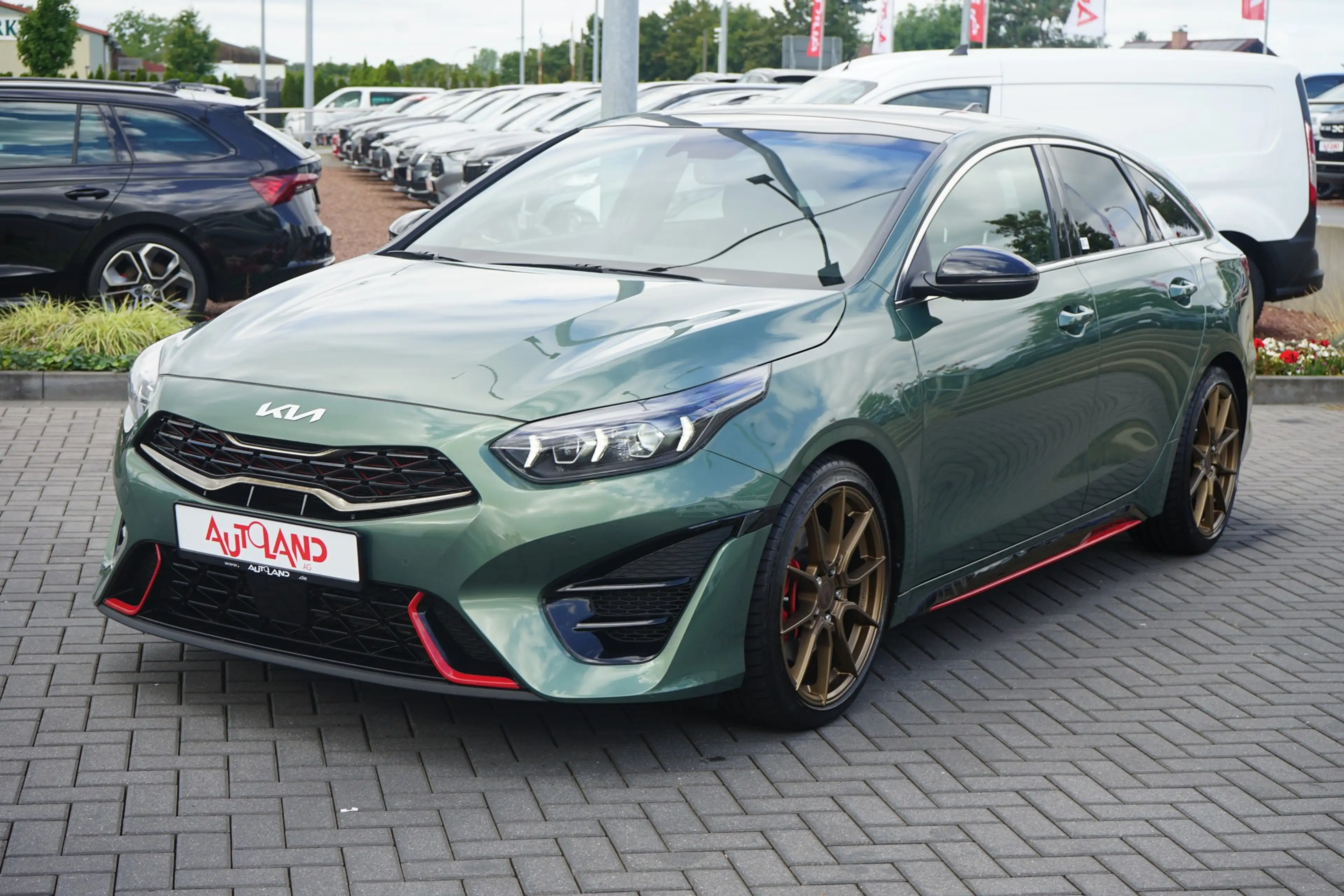 Kia ProCeed / pro_cee'd ProCeed 1.6 T-GDI GT — photo 2