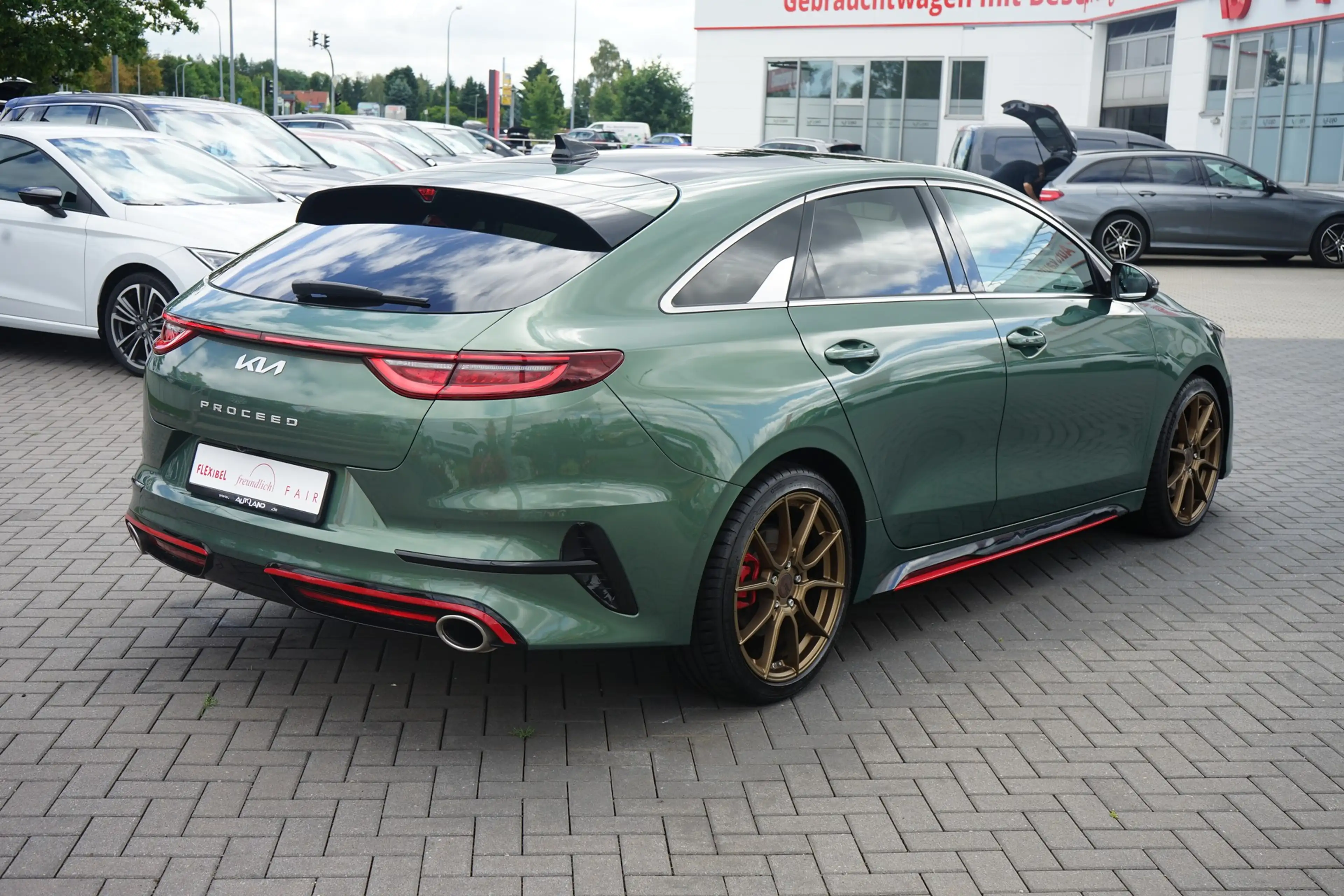 Kia ProCeed / pro_cee'd ProCeed 1.6 T-GDI GT — photo 7