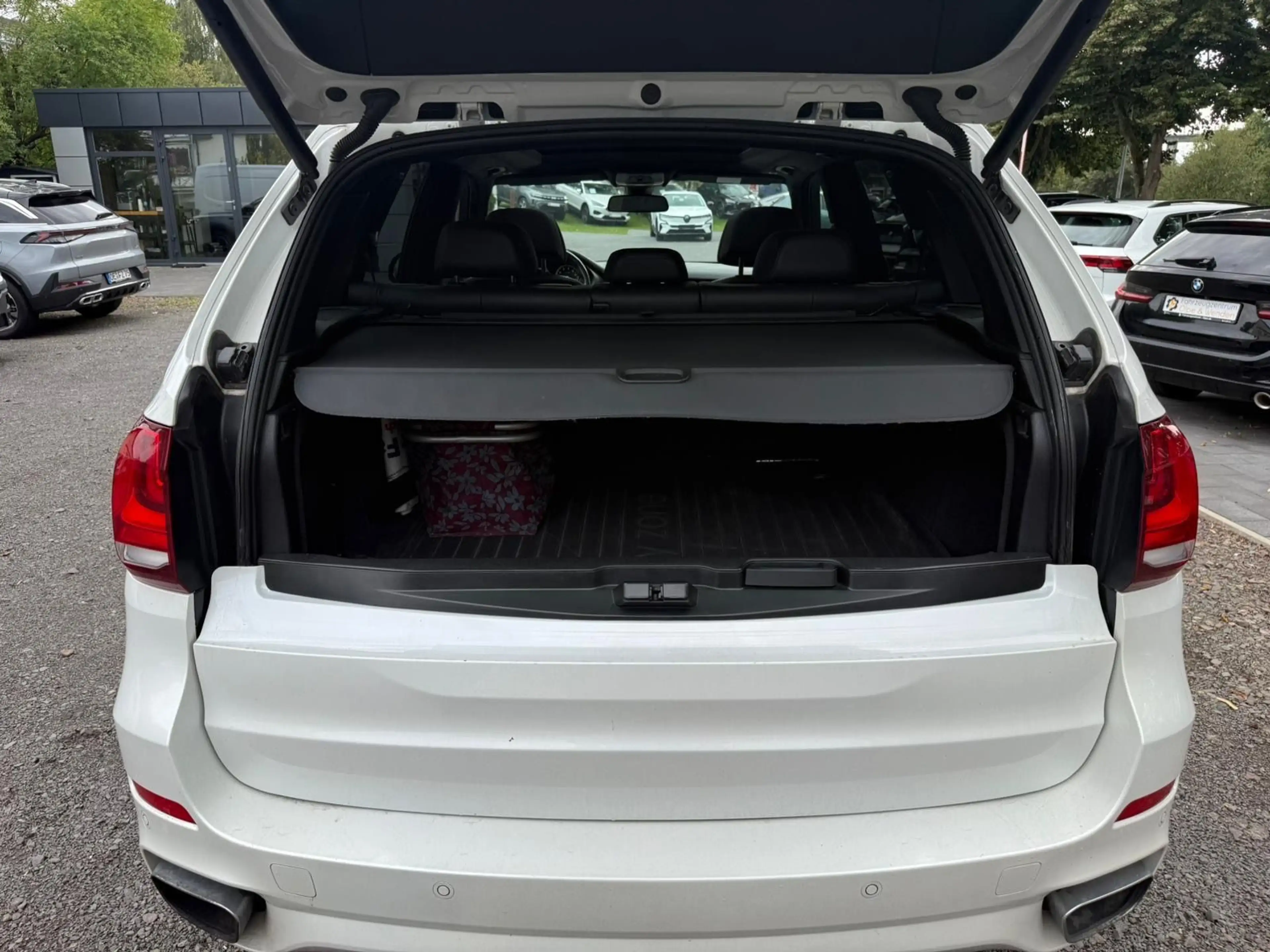 BMW X5 xDrive 40 e M Paket, Pano, 8-fach — photo 10