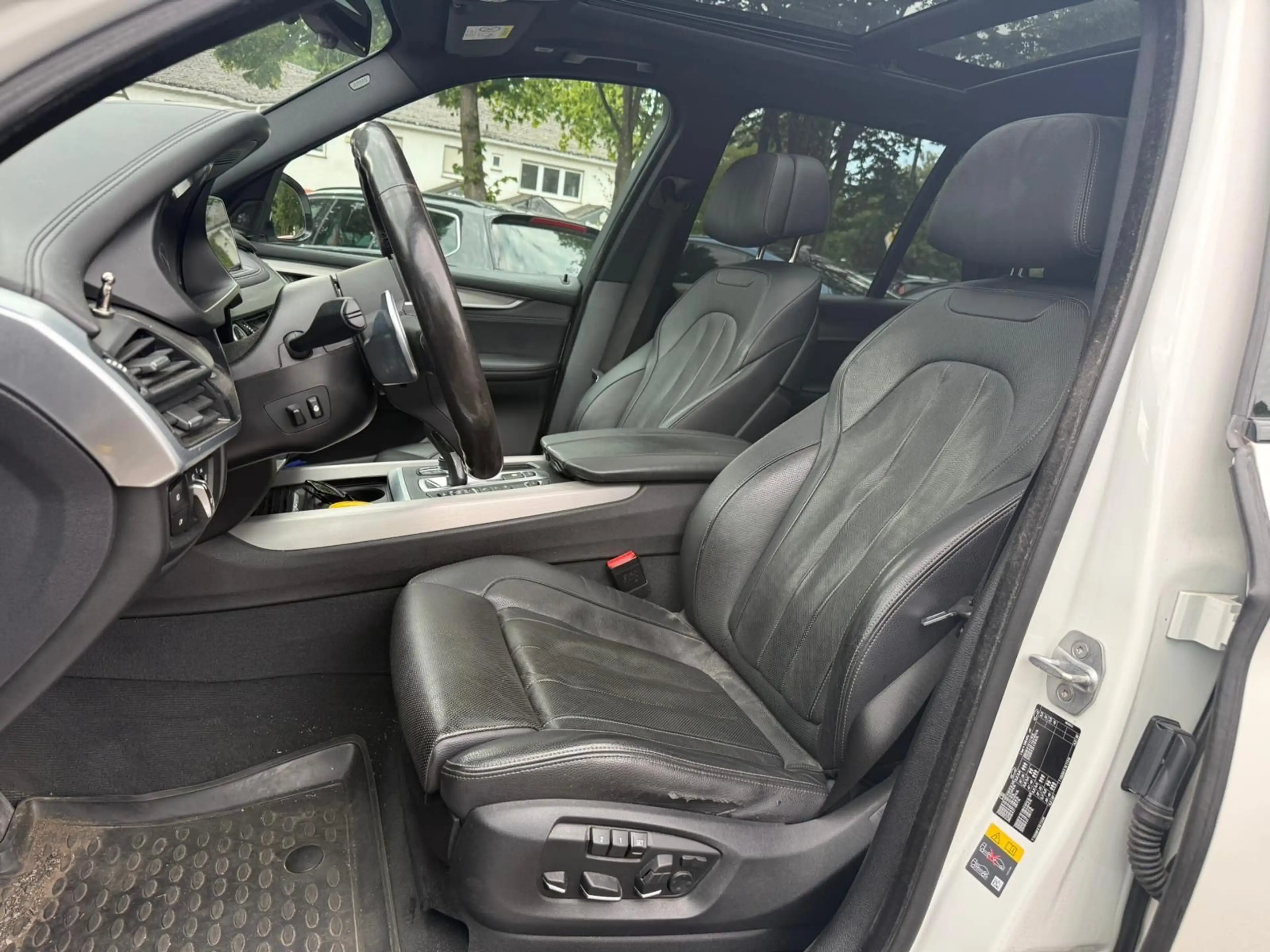 BMW X5 xDrive 40 e M Paket, Pano, 8-fach — photo 13