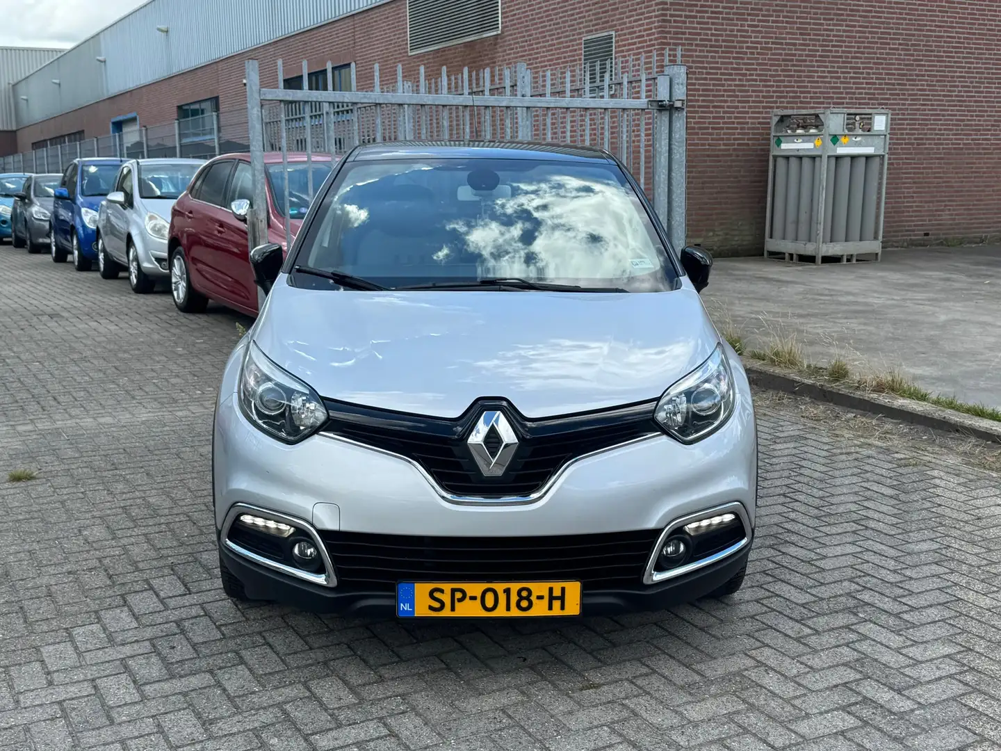 Renault Captur 0.9 TCe Dynamique NL AUTO NAP 1e EIGENAAR! Navi l Grijs - 2