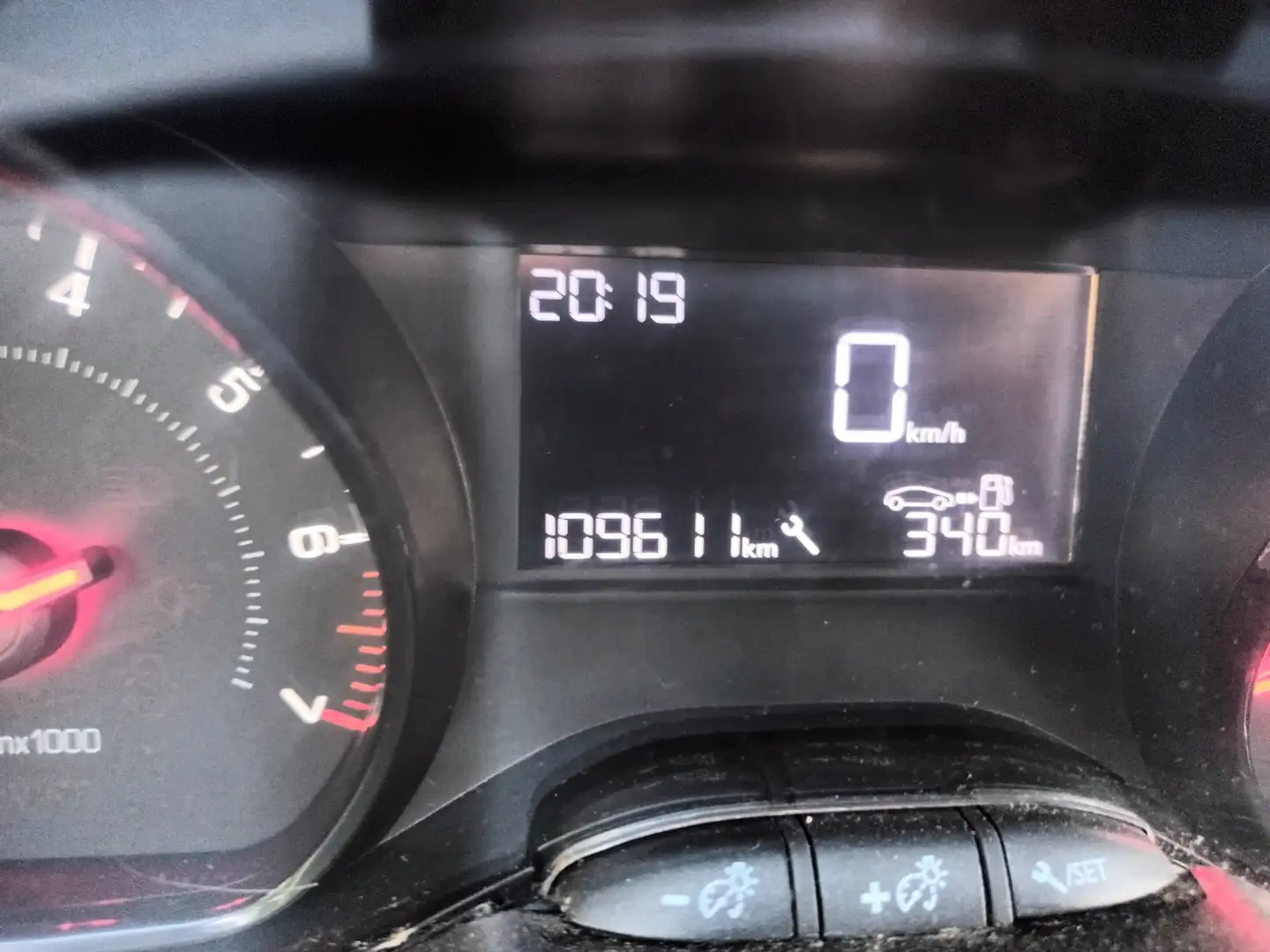 Peugeot 208 208 1.4i Active Zwart - 2