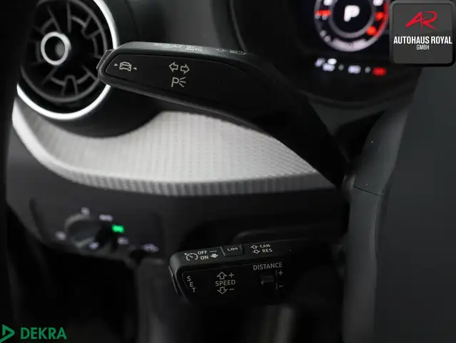 Audi Q2 view 15