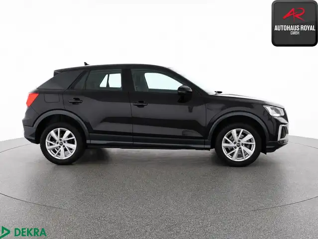Audi Q2 view 6