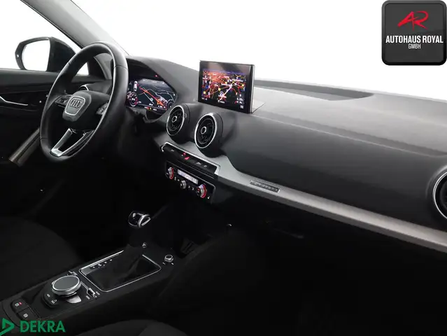 Audi Q2 view 10