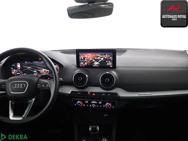 Audi Q2 view 9