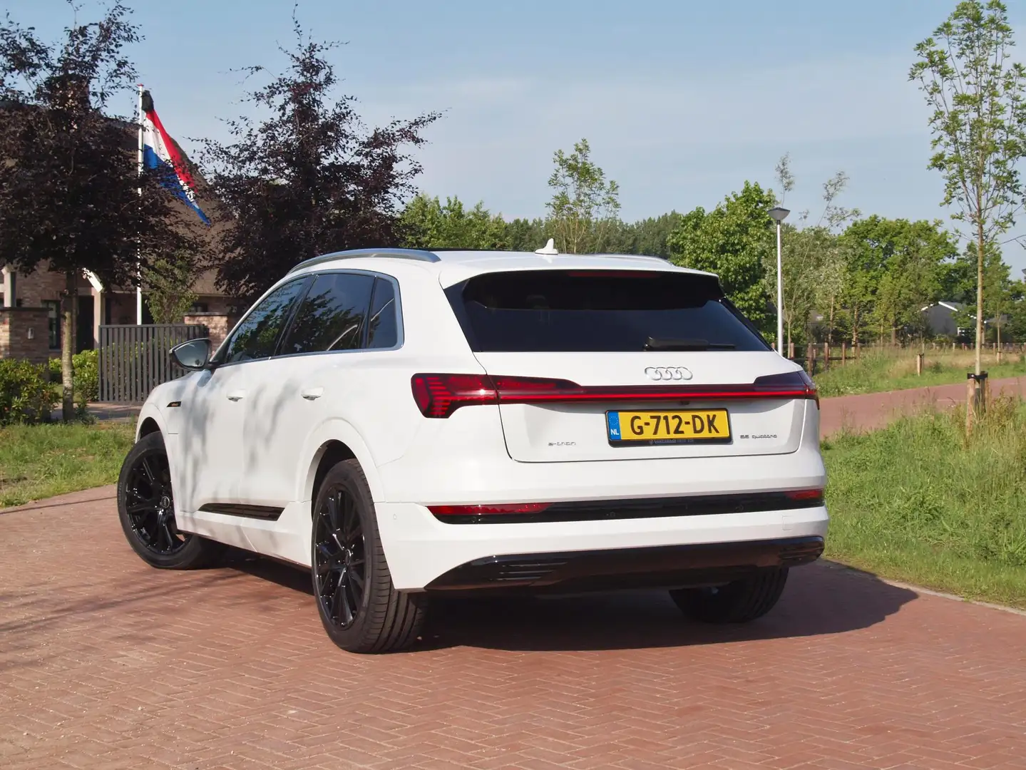 Audi e-tron e-tron 55 quattro advanced 95 kWh | S-Line | Panor Wit - 2