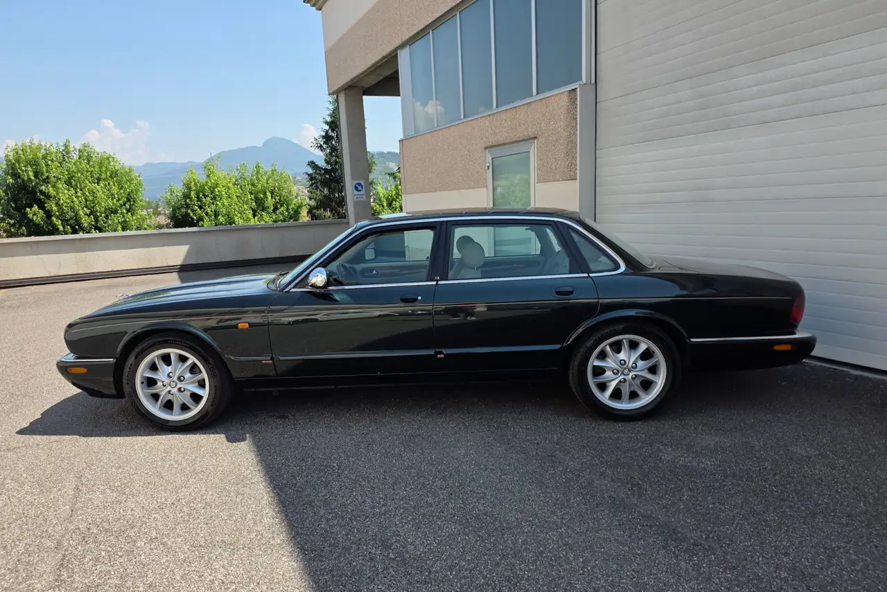 Jaguar XJ 4.0 Executive -MOTORE NUOVO-, foto 3