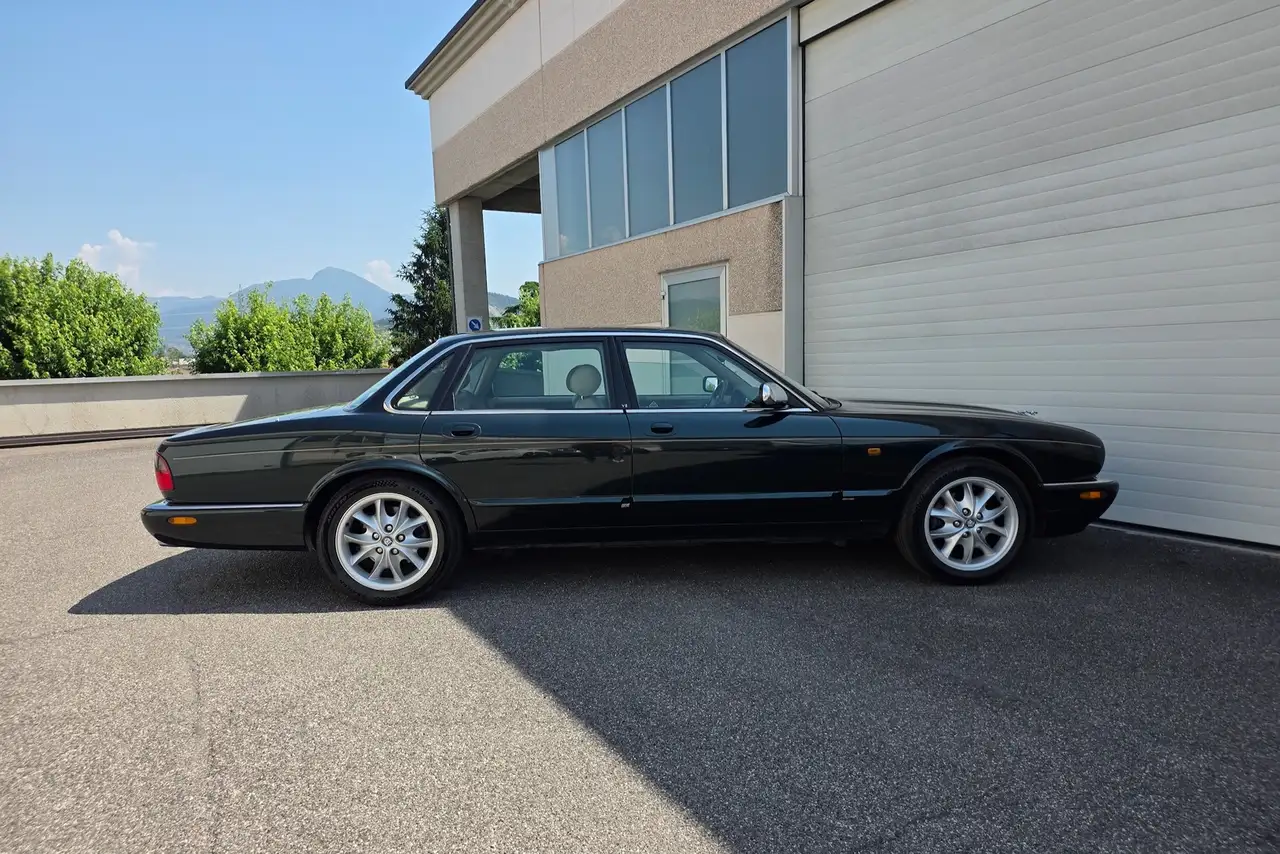 Jaguar XJ 4.0 Executive -MOTORE NUOVO-, foto 2