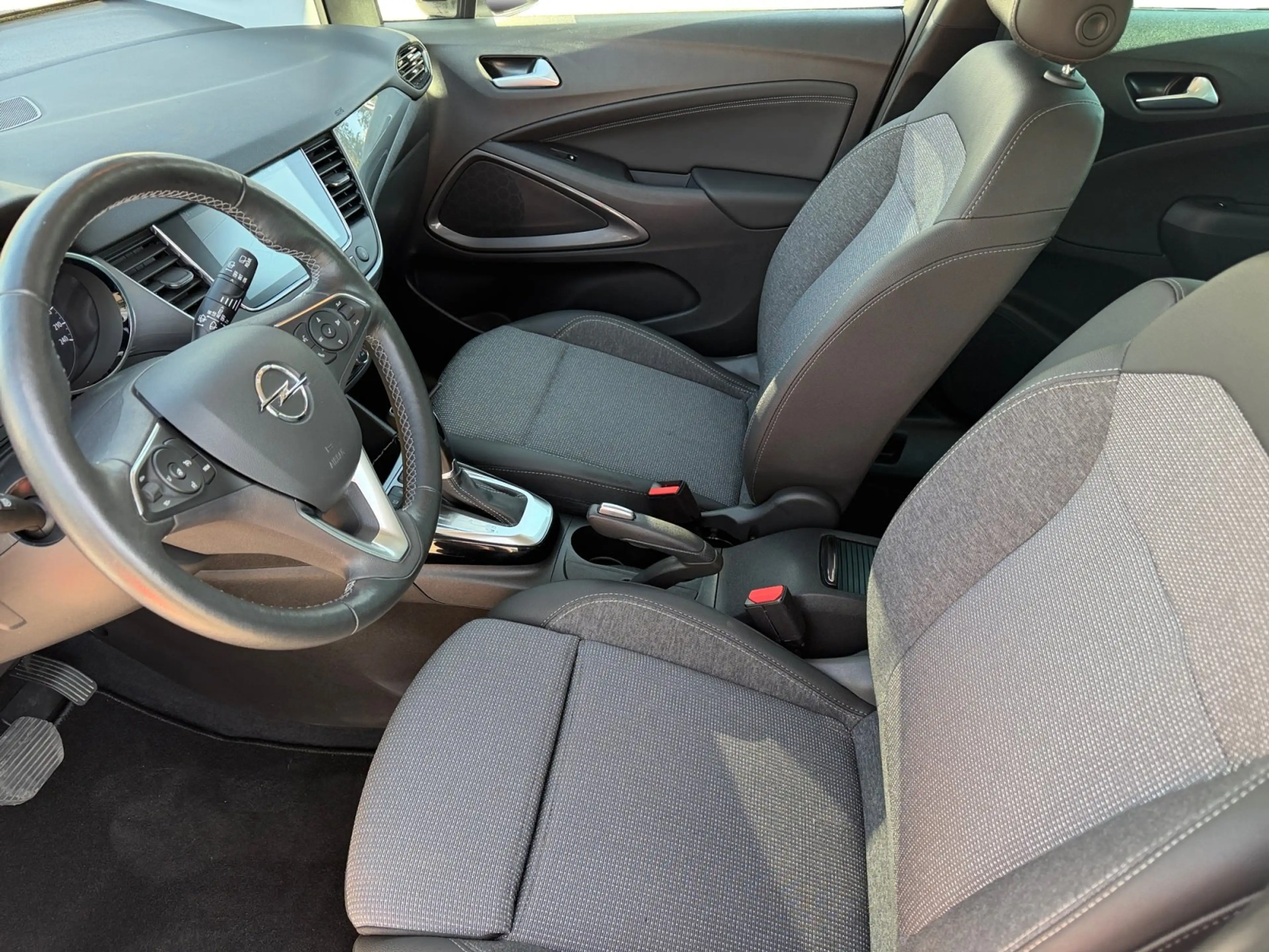 Opel Crossland Elegance Paket Automatik Sitzheizung — photo 11