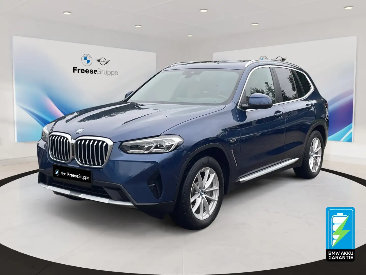 BMW X3 xDrive30e AHK HEAD-UP PANO RFK HIFI LENKRADHZ Blau - 1