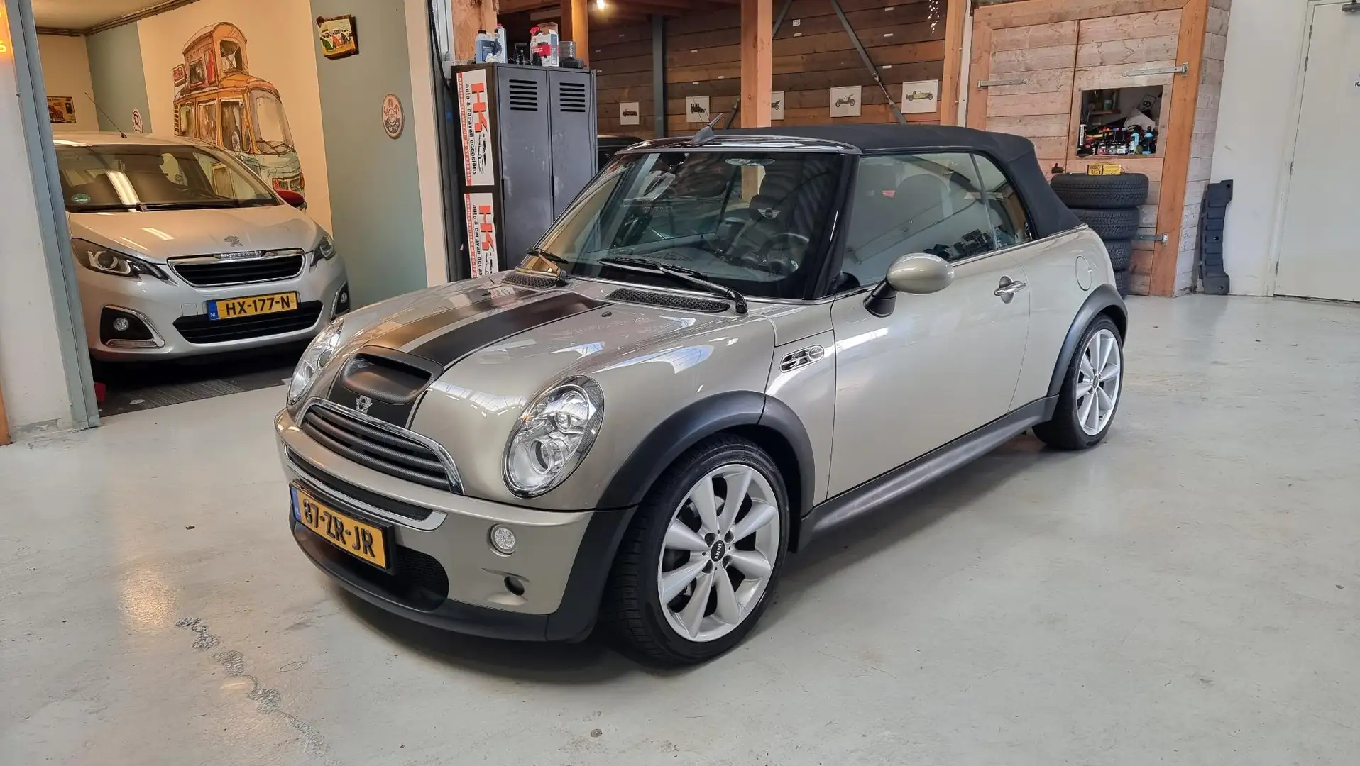 MINI Cooper S Cabrio Mini 1.6 Chili NAVI, LEDER, XENON, BLUETOOTH, PDC, Grau - 1