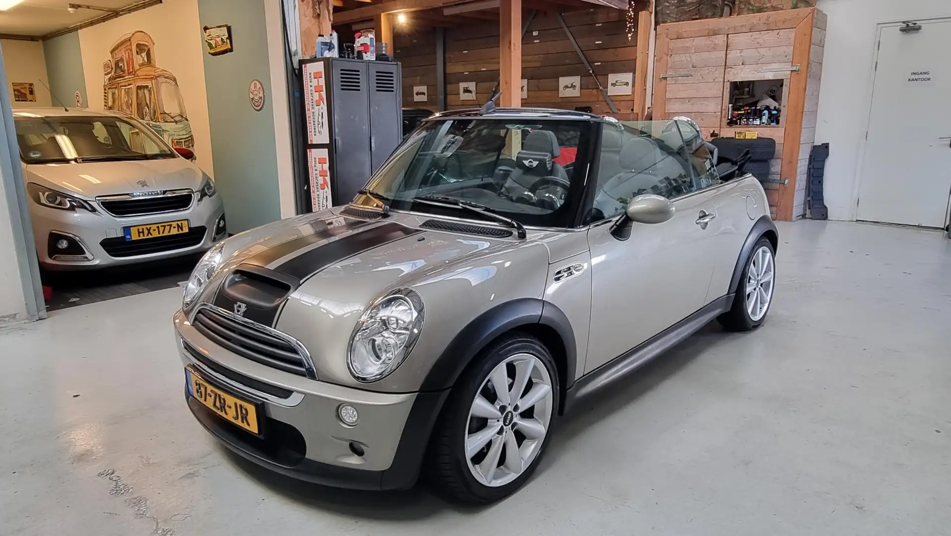 MINI Cooper S Cabrio Mini 1.6 Chili NAVI, LEDER, XENON, BLUETOOTH, PDC, Grau - 2