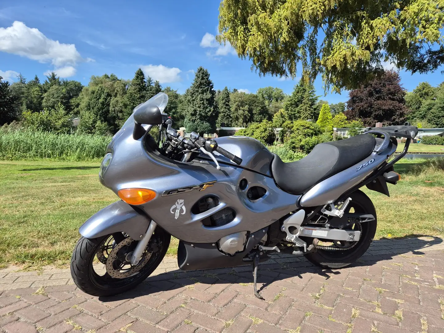 Suzuki GSX 750 F Grijs - 2