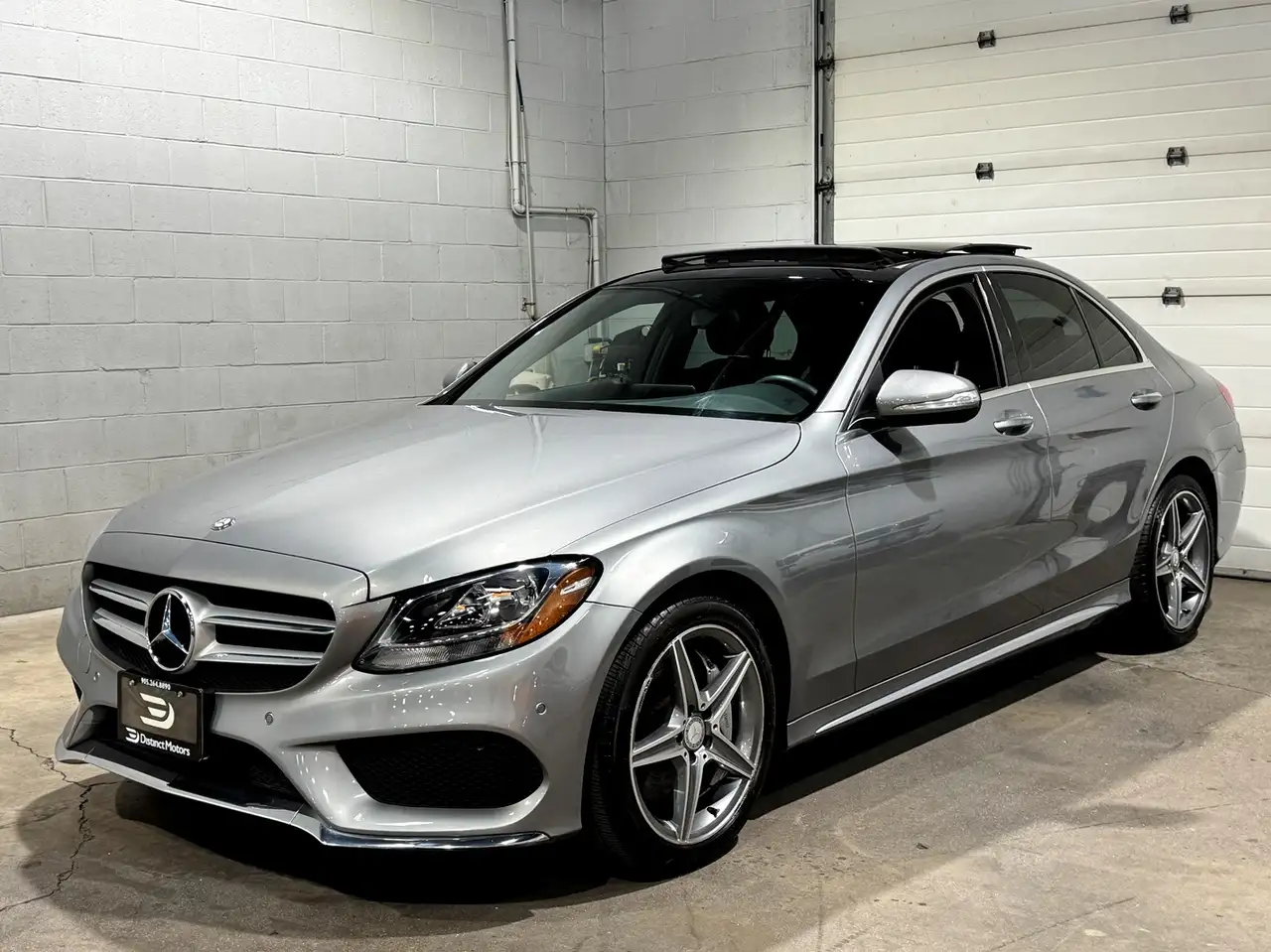 Mercedes-Benz C-Class снимка Mercedes-Benz C-Class