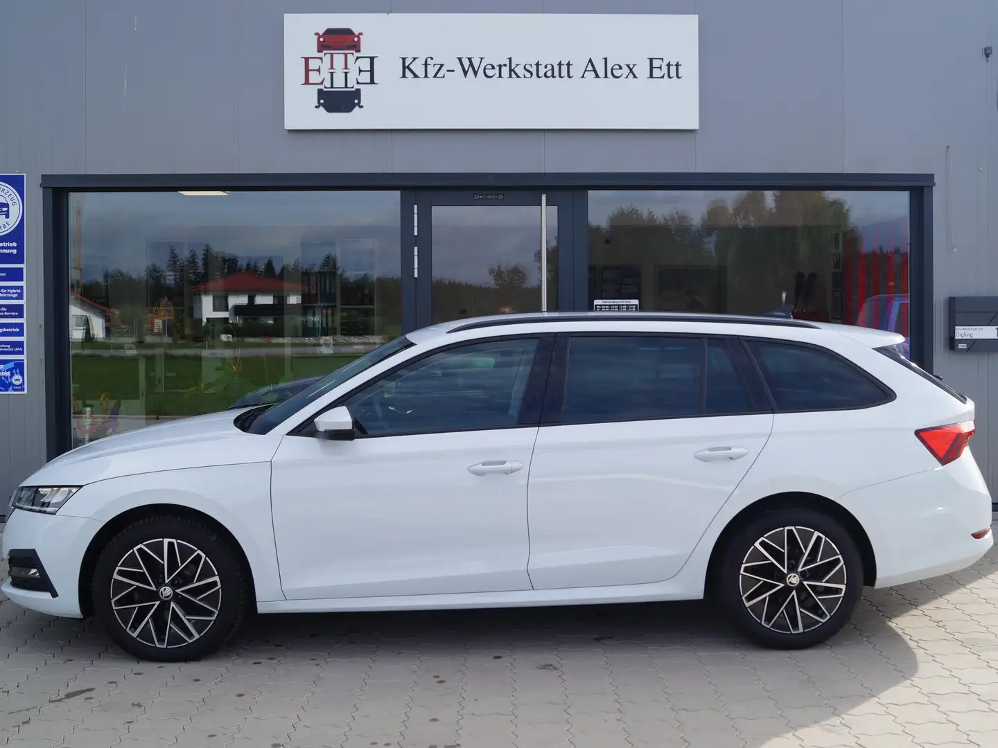 Skoda Octavia Ambition Blanc - 2