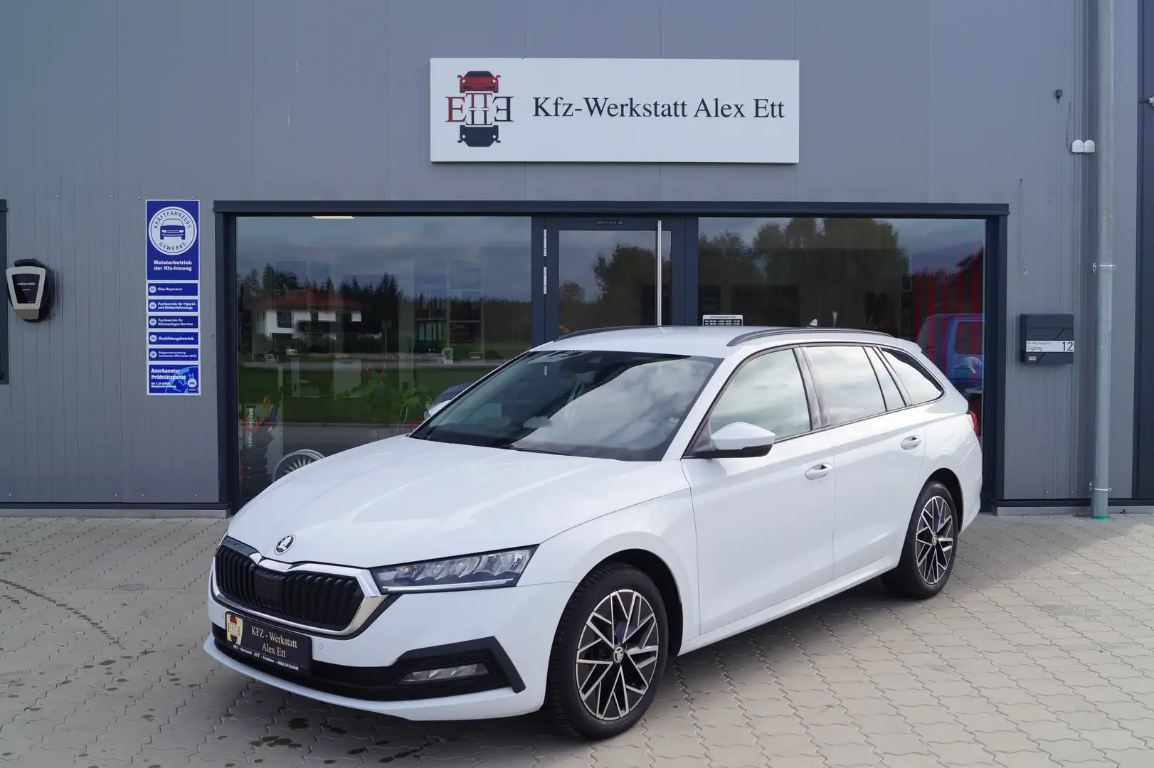 Skoda Octavia Ambition Blanc - 1