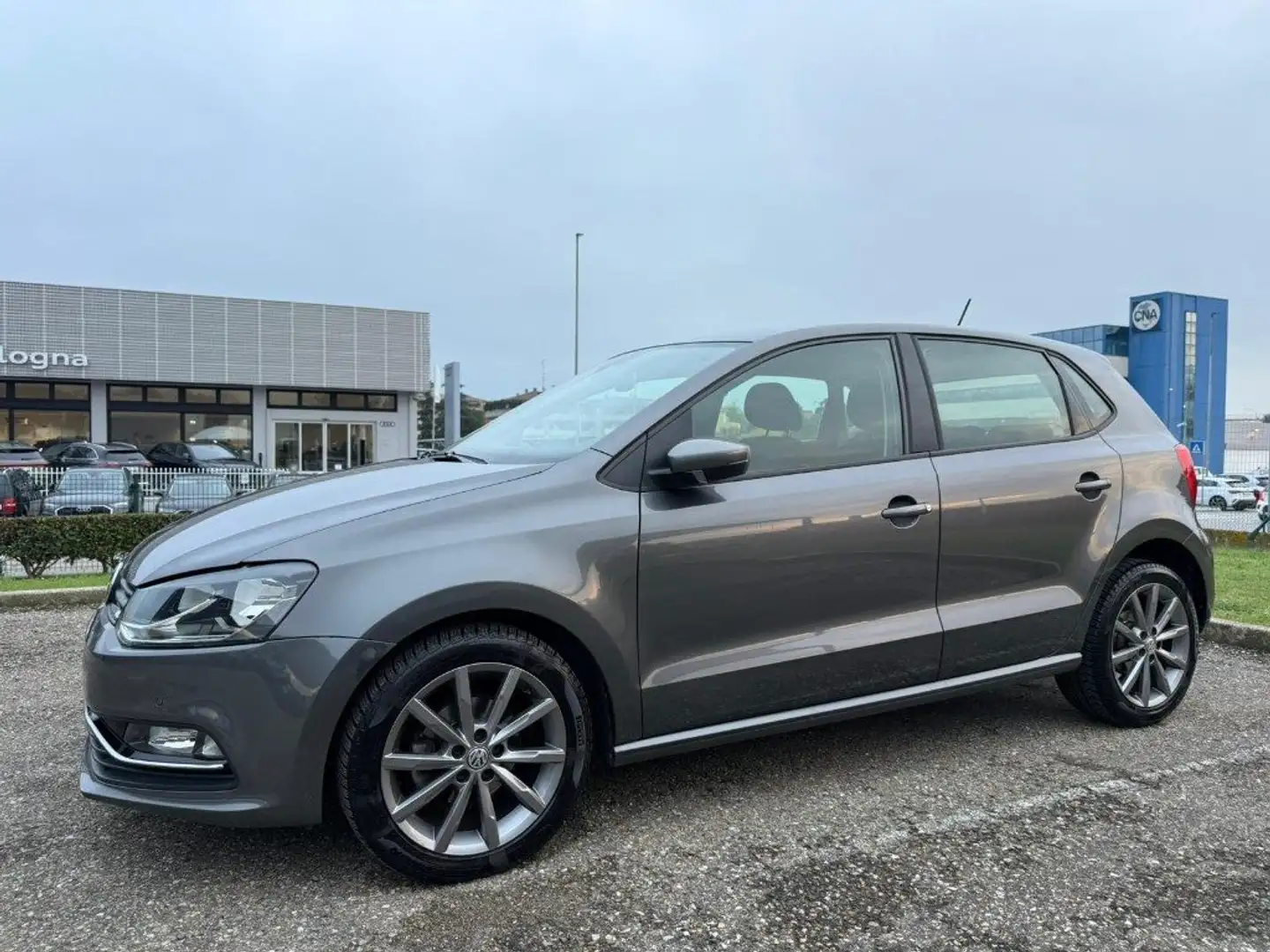 Volkswagen Polo 1.4 TDI 90 CV DSG 5p. Highline BlueMotion Technolo Gris - 2