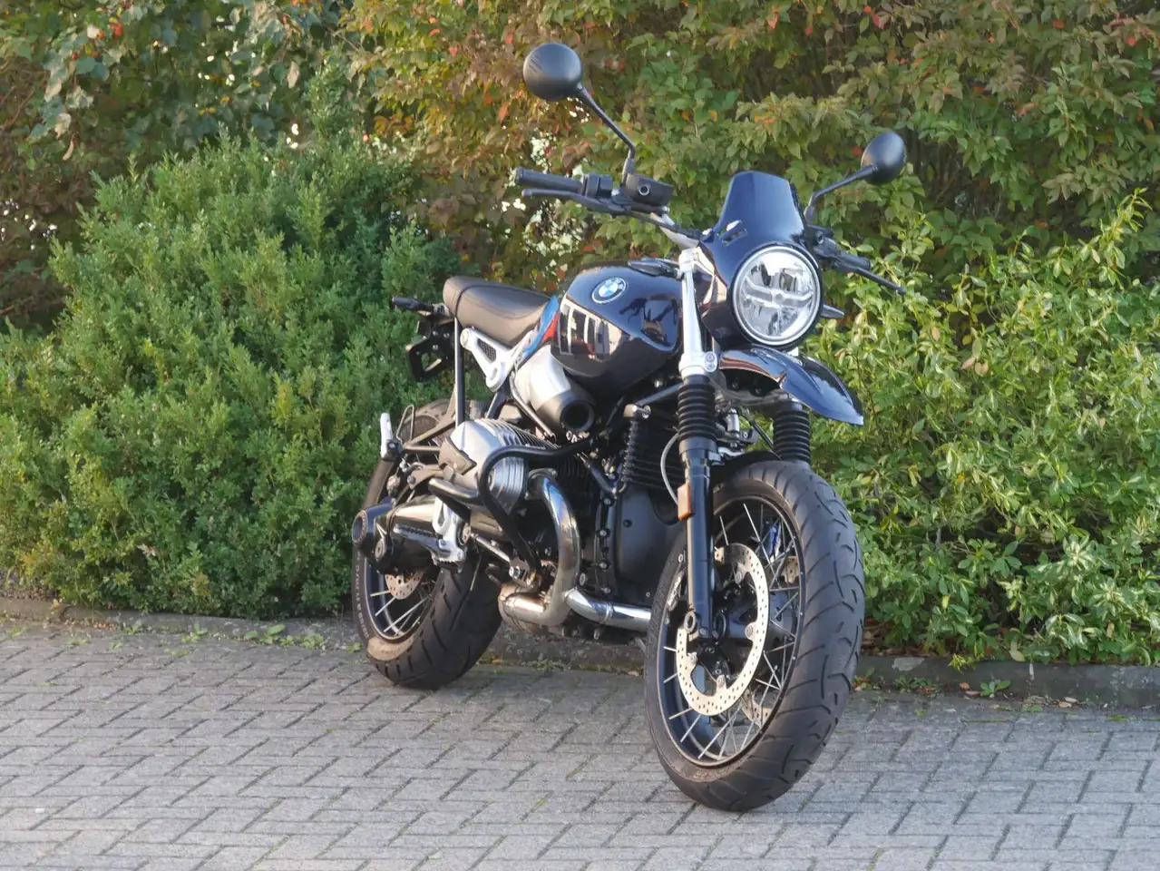 BMW R nineT
