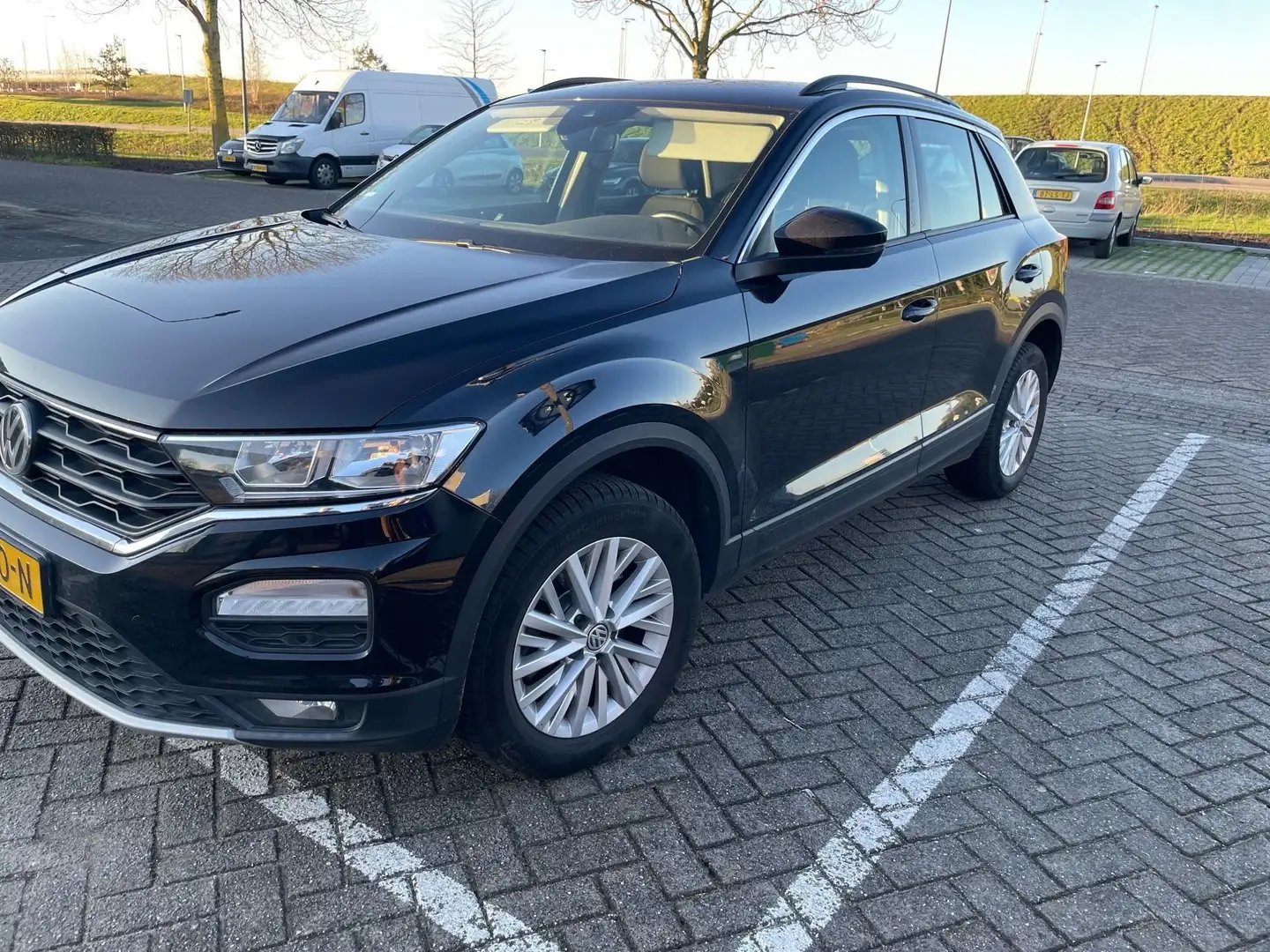 Volkswagen T-Roc 1.0 TSI Style 110 PK | Airco | Apple Carplay | Ada Nero - 2