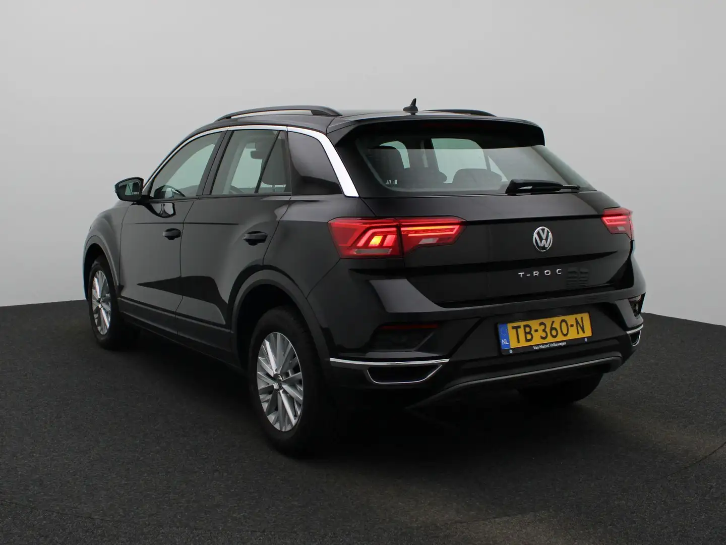 Volkswagen T-Roc 1.0 TSI Style 110 PK | Airco | Apple Carplay | Ada Zwart - 2