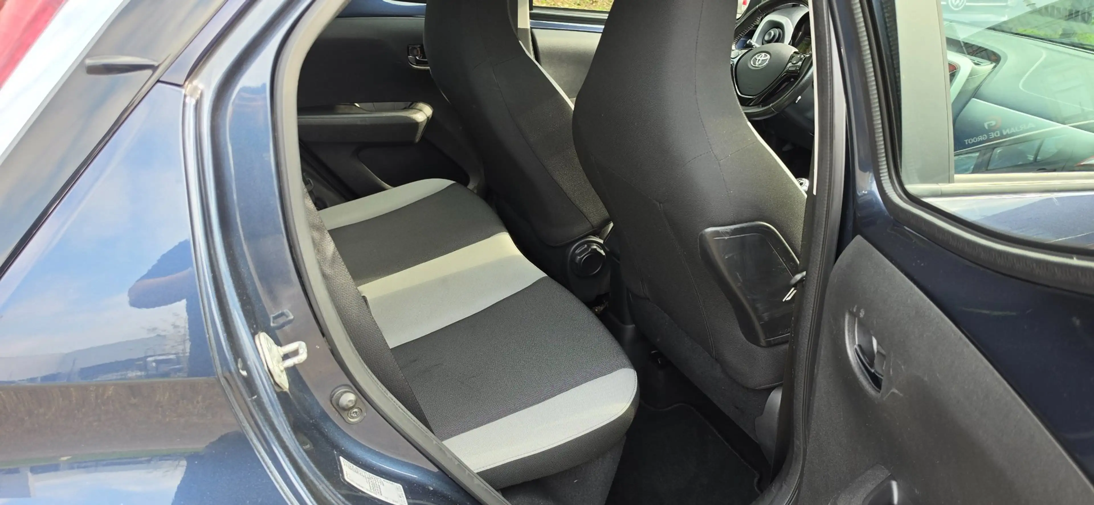Toyota Aygo 1.0 VVT-i x-play 5Drs Airco Camera Bleutooth NAP — photo 28