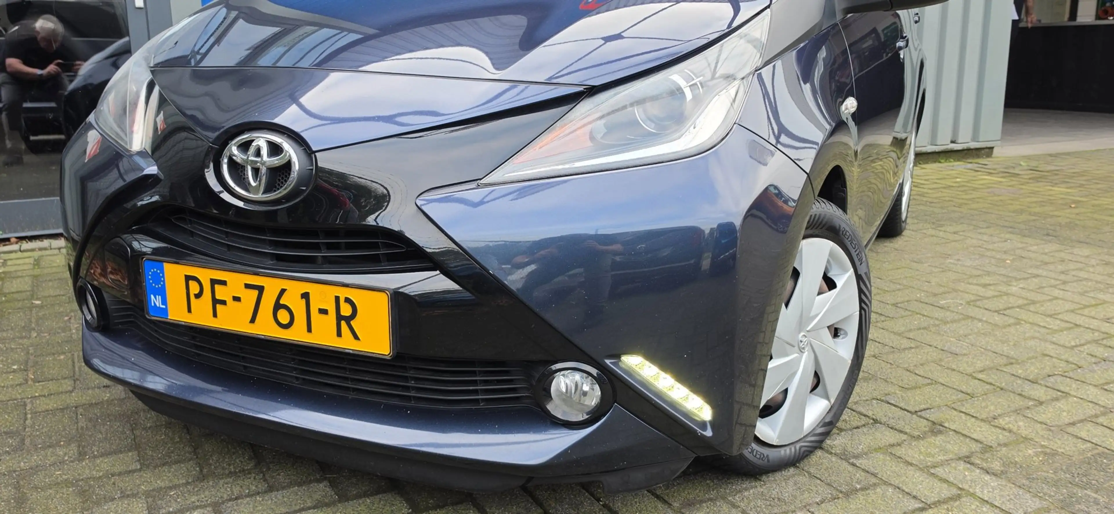 Toyota Aygo 1.0 VVT-i x-play 5Drs Airco Camera Bleutooth NAP — photo 2
