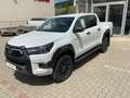 Toyota Hilux 2,8D Double Cab Invincible 4x4 Mild Hybrid Weiß - thumbnail 3