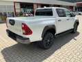 Toyota Hilux 2,8D Double Cab Invincible 4x4 Mild Hybrid Weiß - thumbnail 4