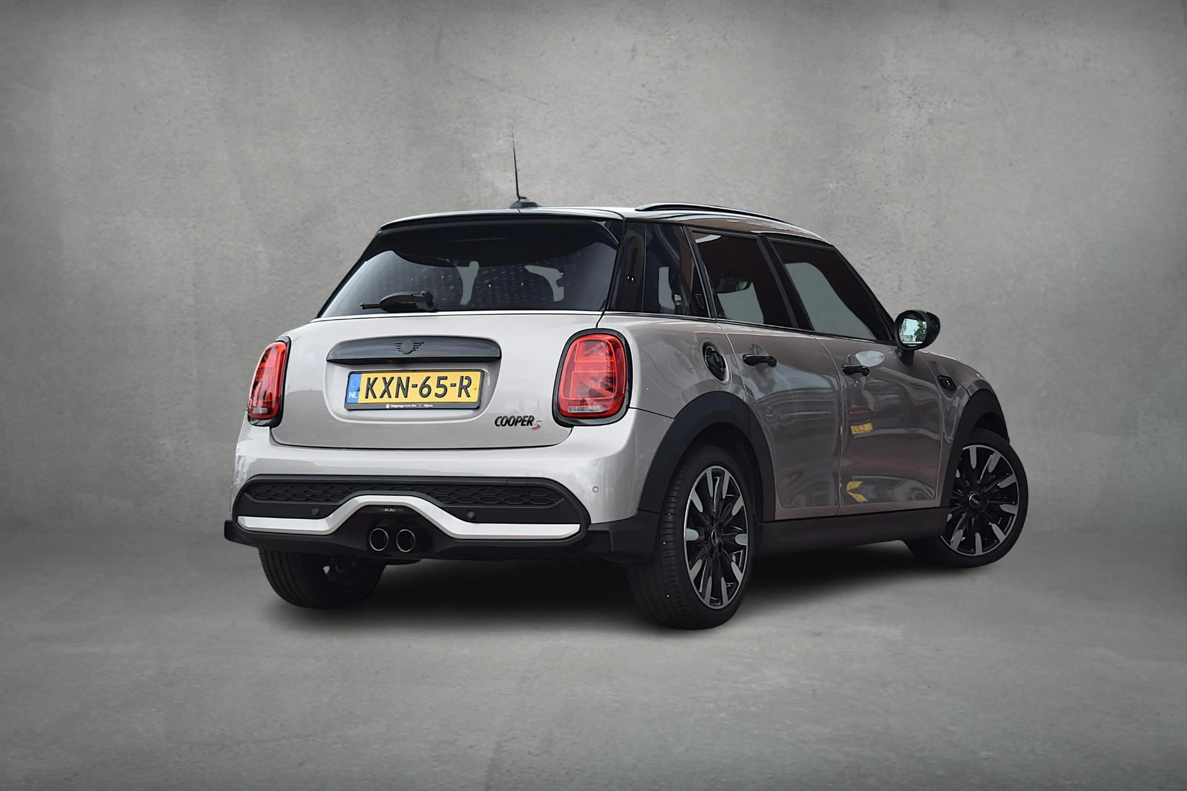 MINI Cooper S 5-Deurs 2.0 MINI Yours | Pano | Leer | H/K | HUD | — photo 3