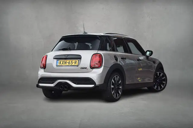 Mini Hatch view 3